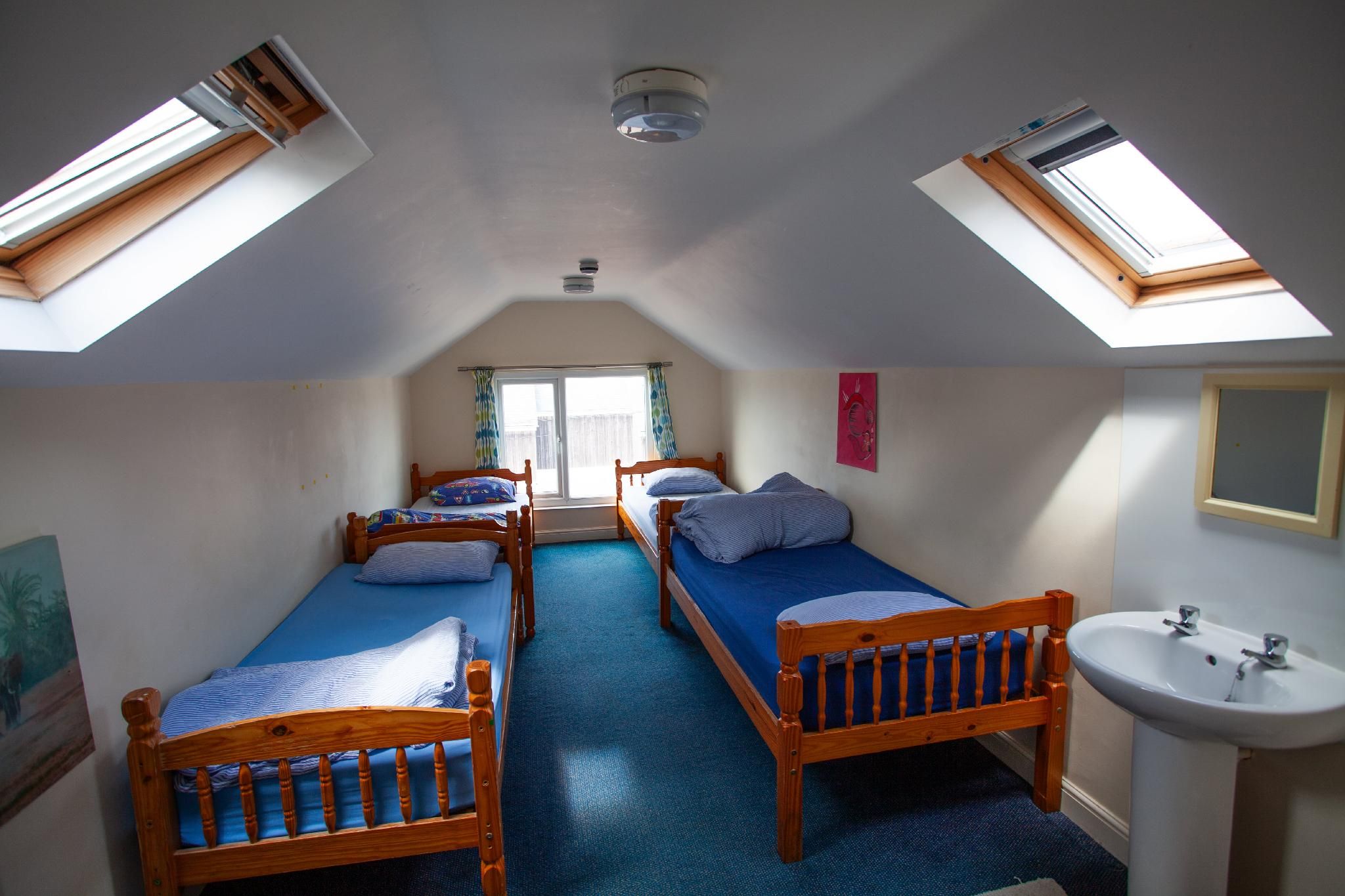 Bed in 4 bed Dorm - Shared Bathroom