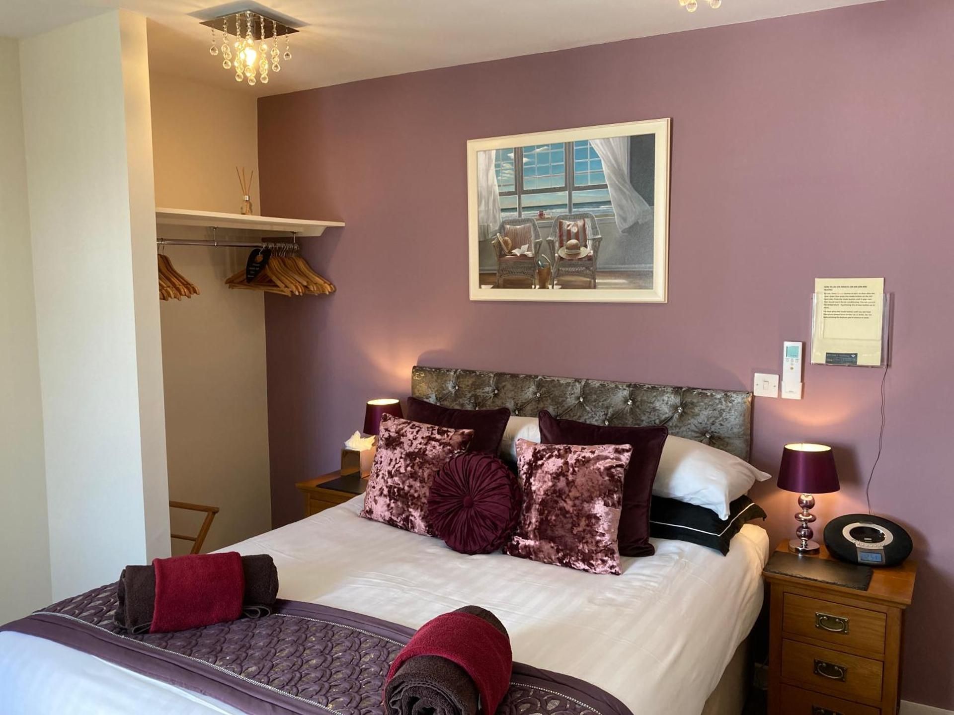 The Quies Hotel Deluxe Double Room