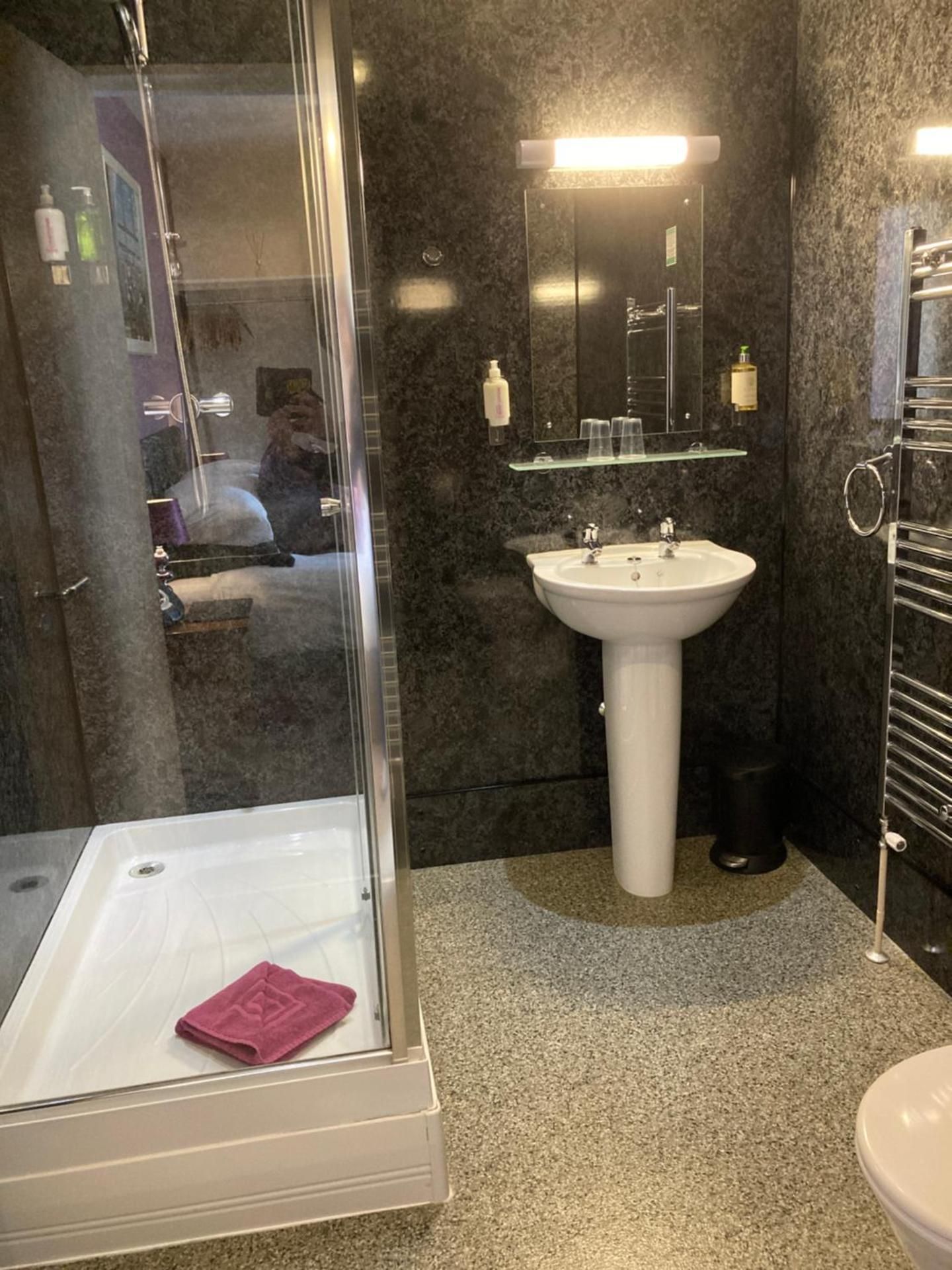 The Quies Hotel Deluxe Double Room 3