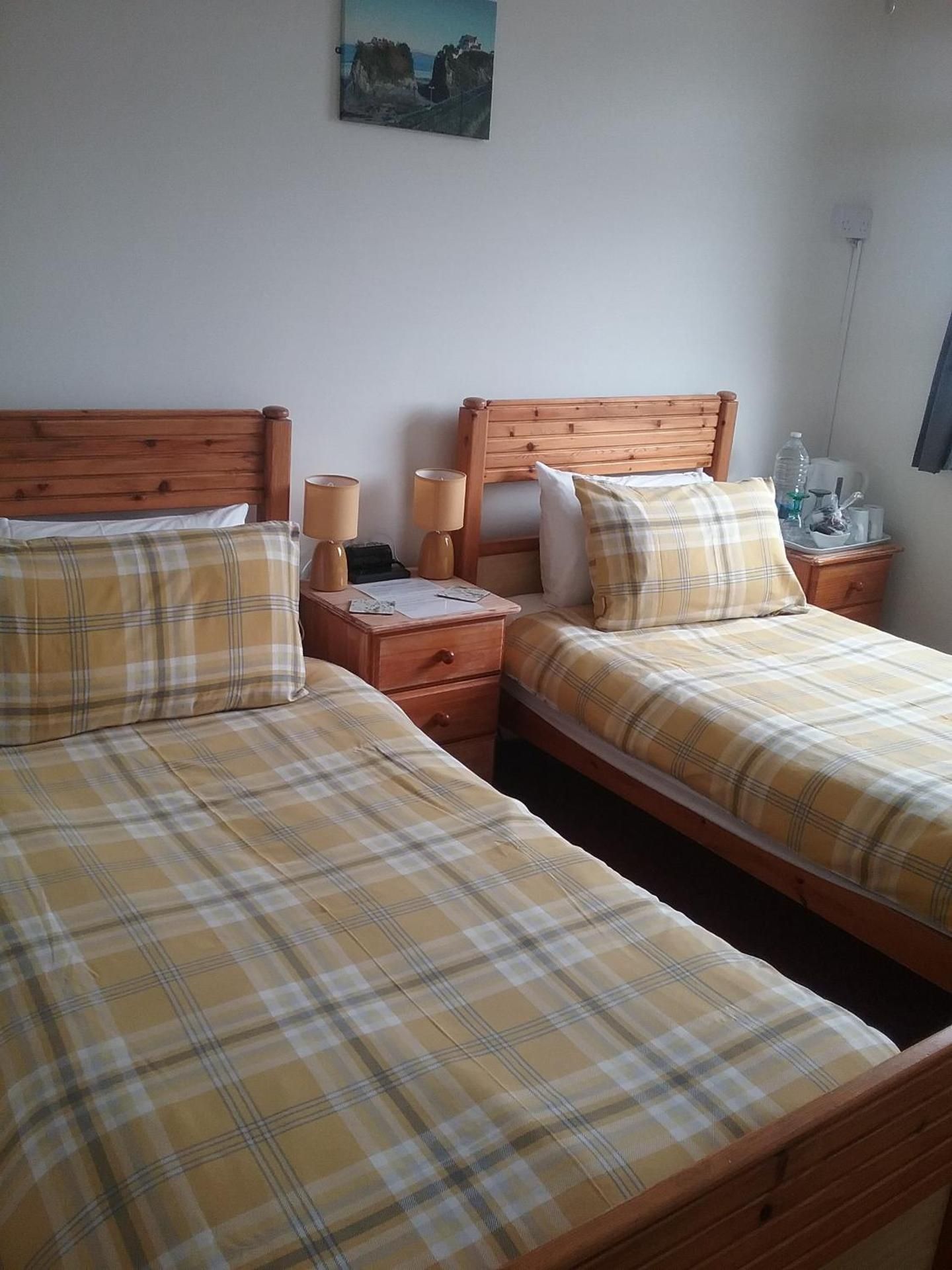 Room 8 Twin Room with Sea View 2nd Floor