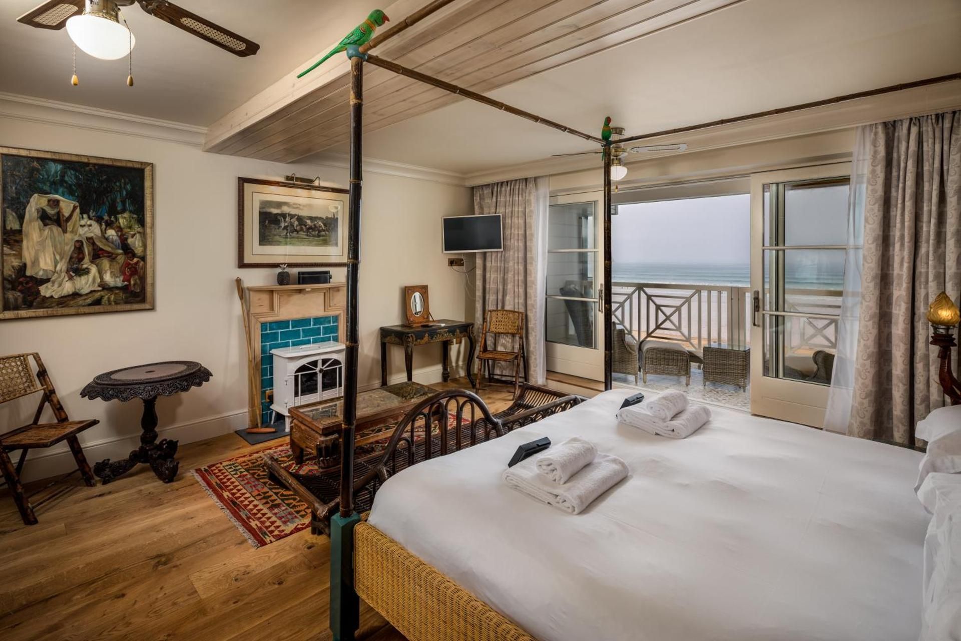 King Room with Balcony - Pet Friendly