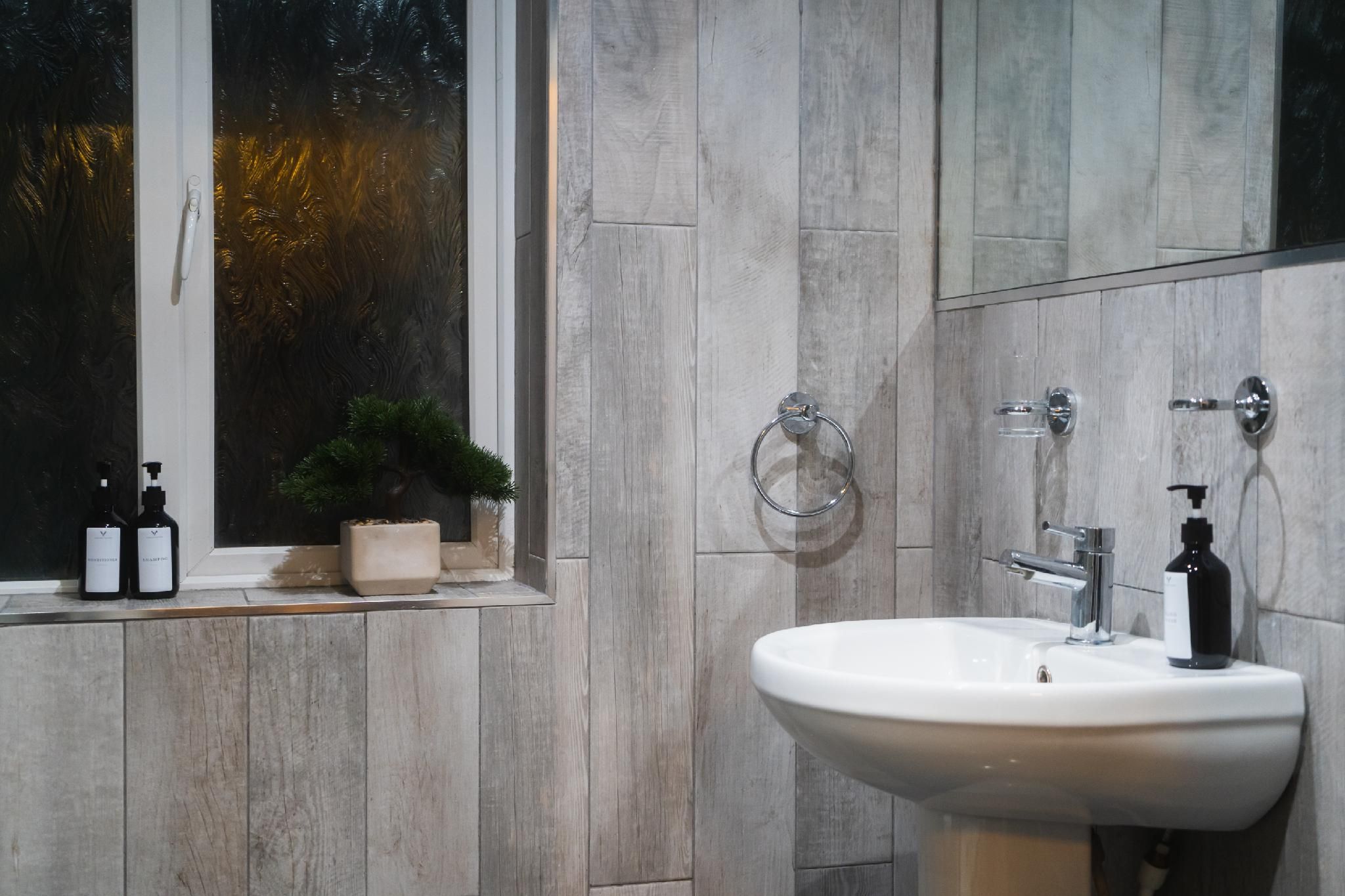 House-Private Bathroom