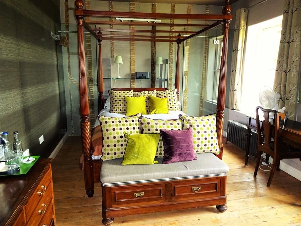 King-Superior-Ensuite with Bath-KING