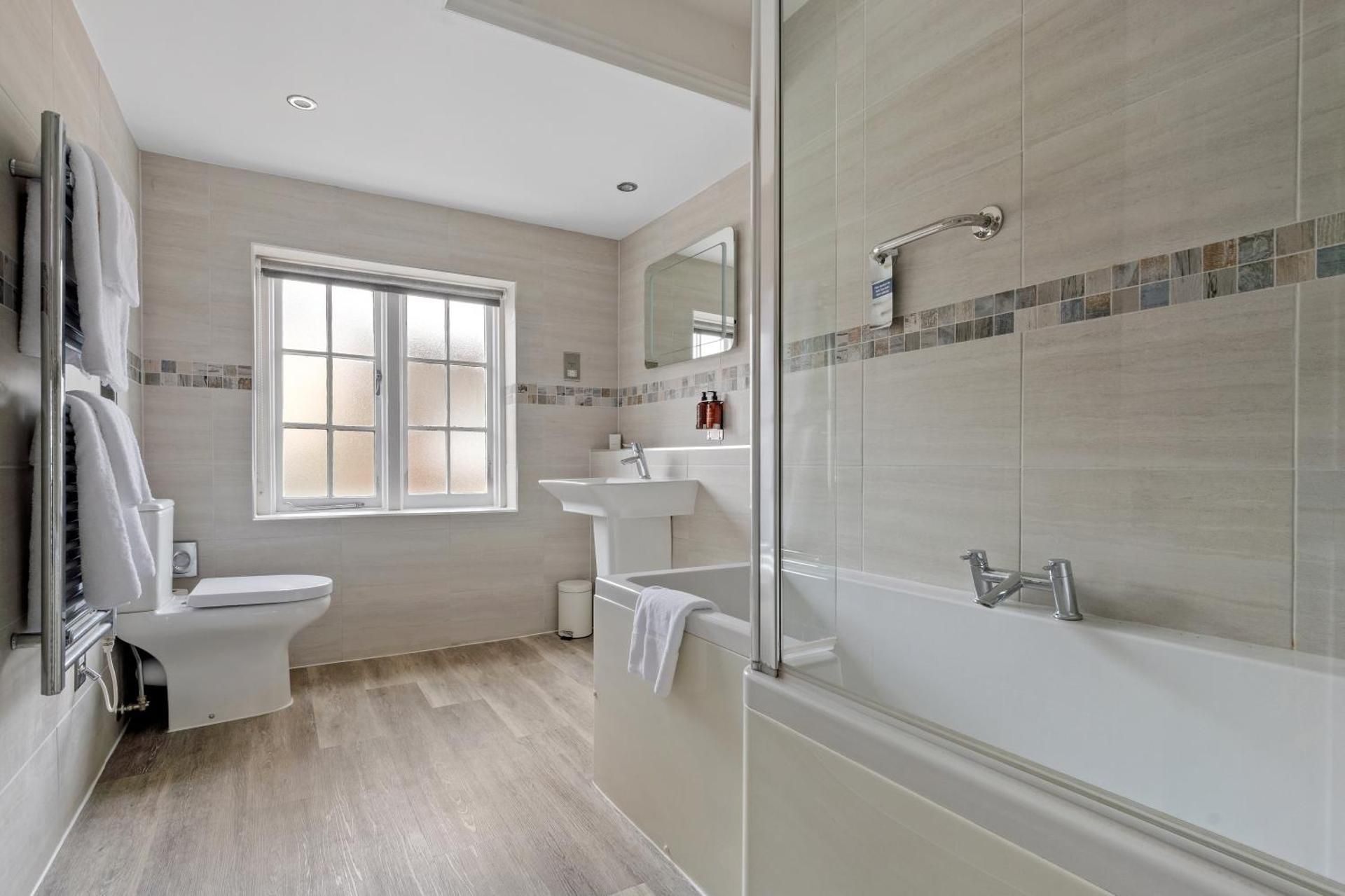 Sleeping Bear Hotels Dorchester Superior King Room 3