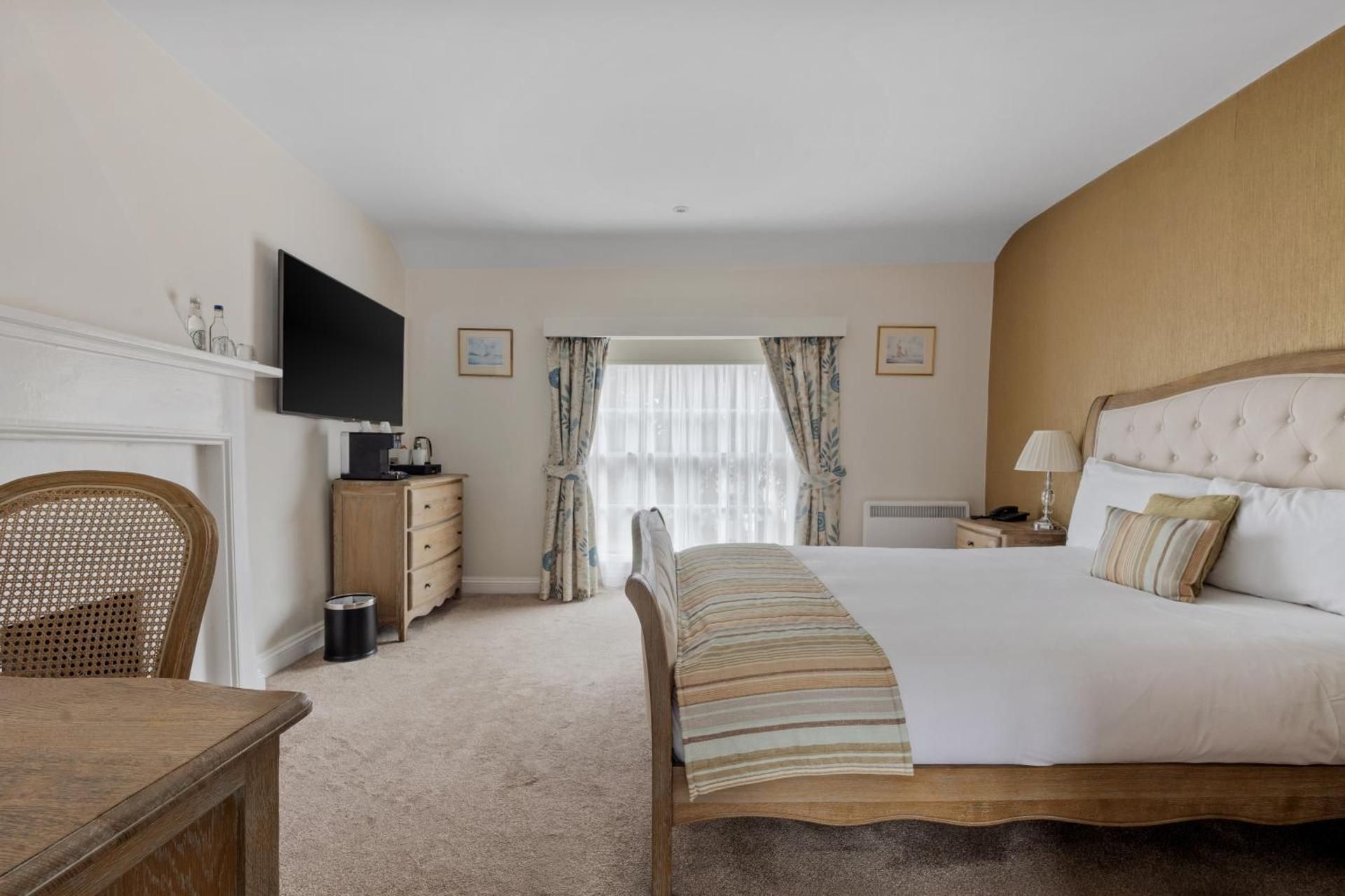 Sleeping Bear Hotels Dorchester Superior King Room 2