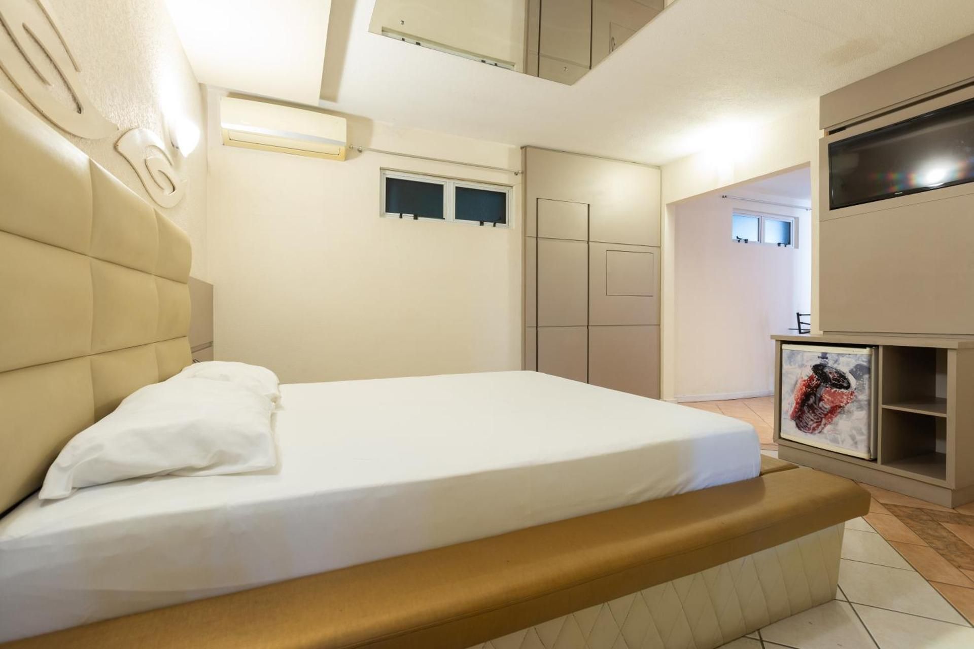 Studio with Spa Bath