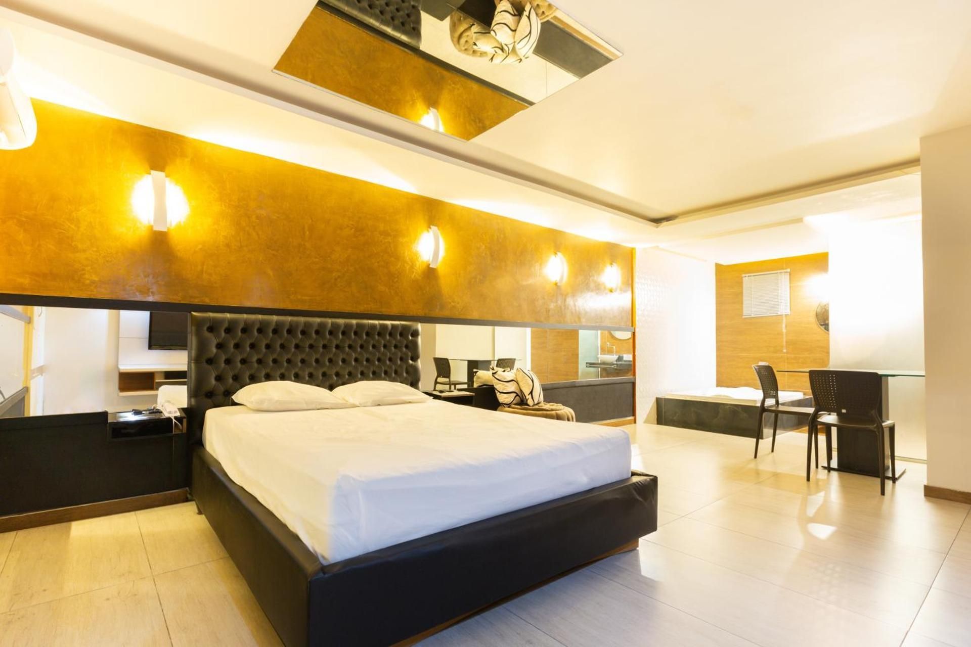 Suite with Spa Bath