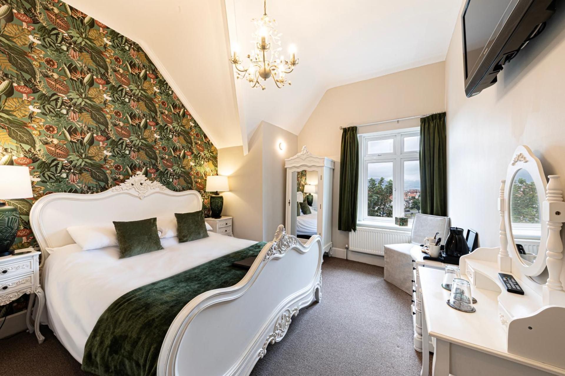 Superior King Room
