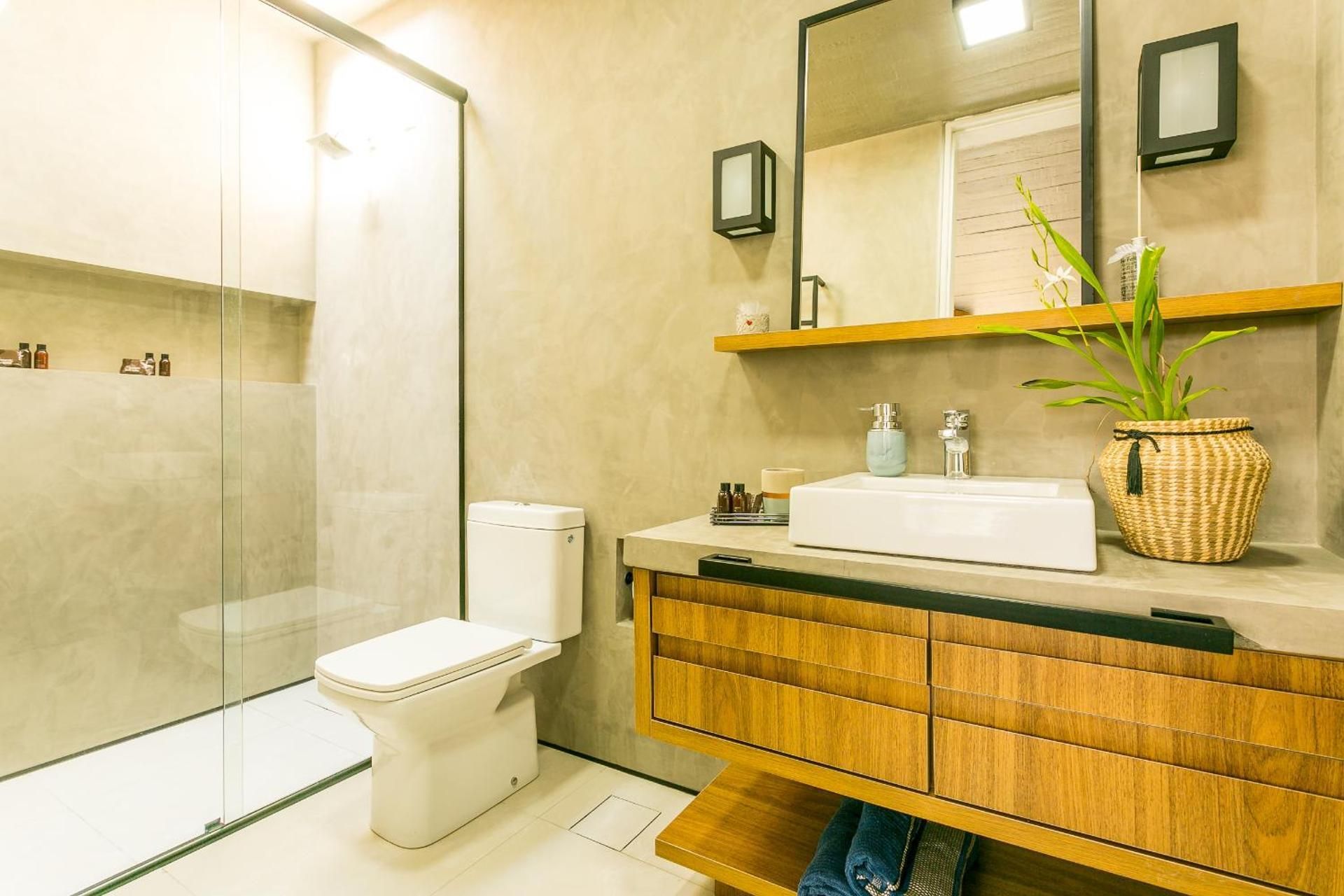 Deluxe Queen Suite