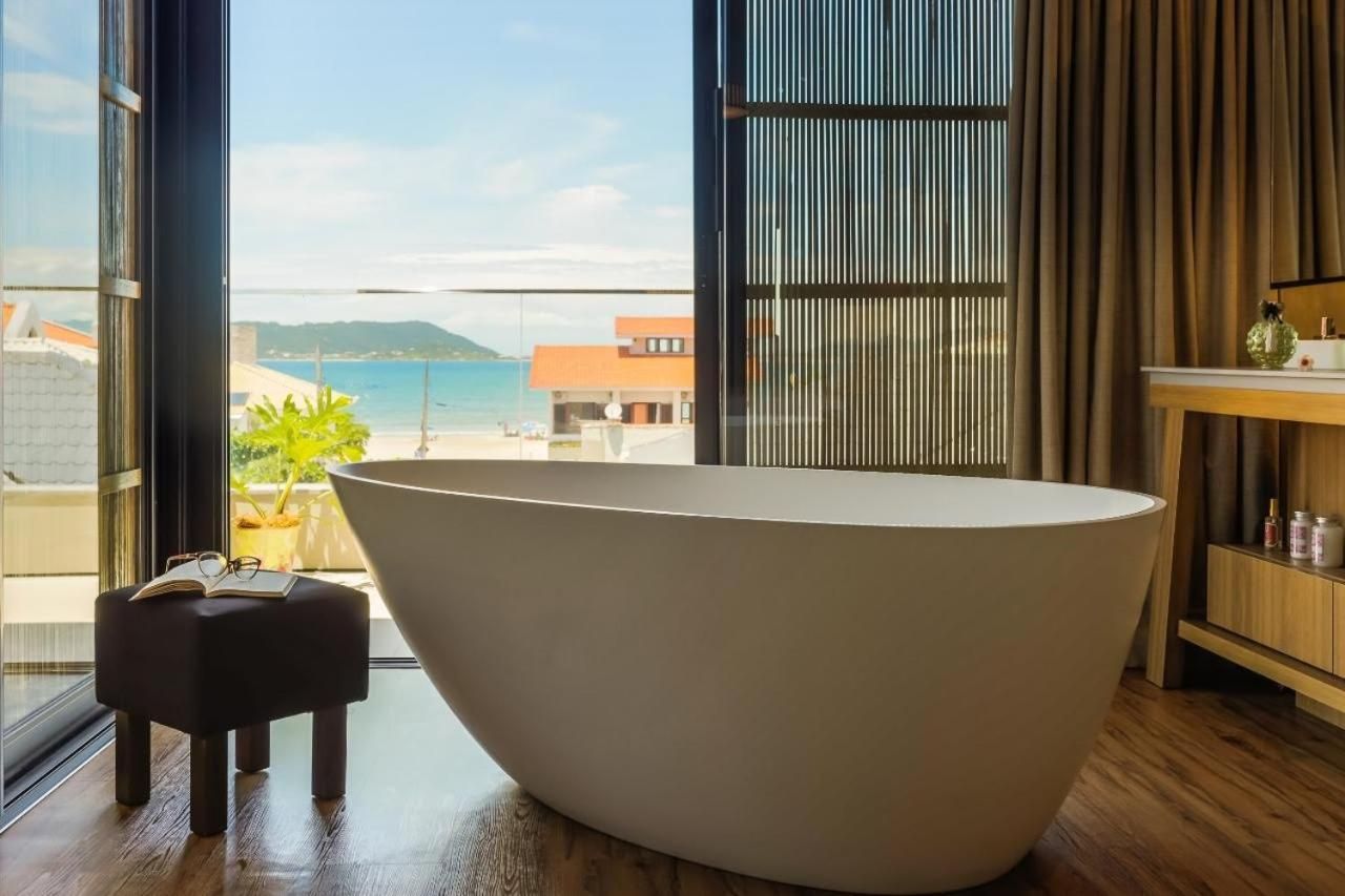 King Suite with Ocean View