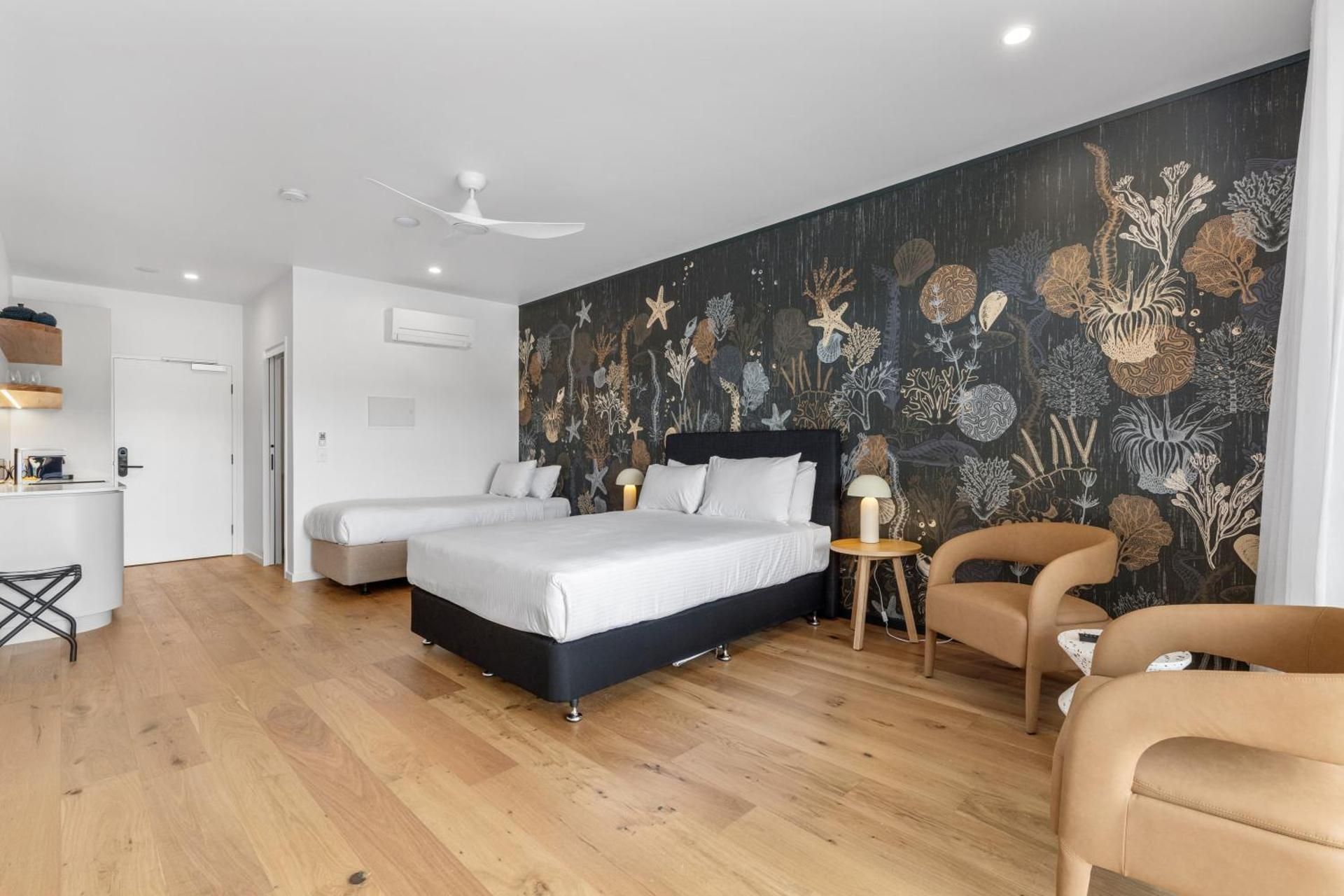 Standard Twin Room with Sea View