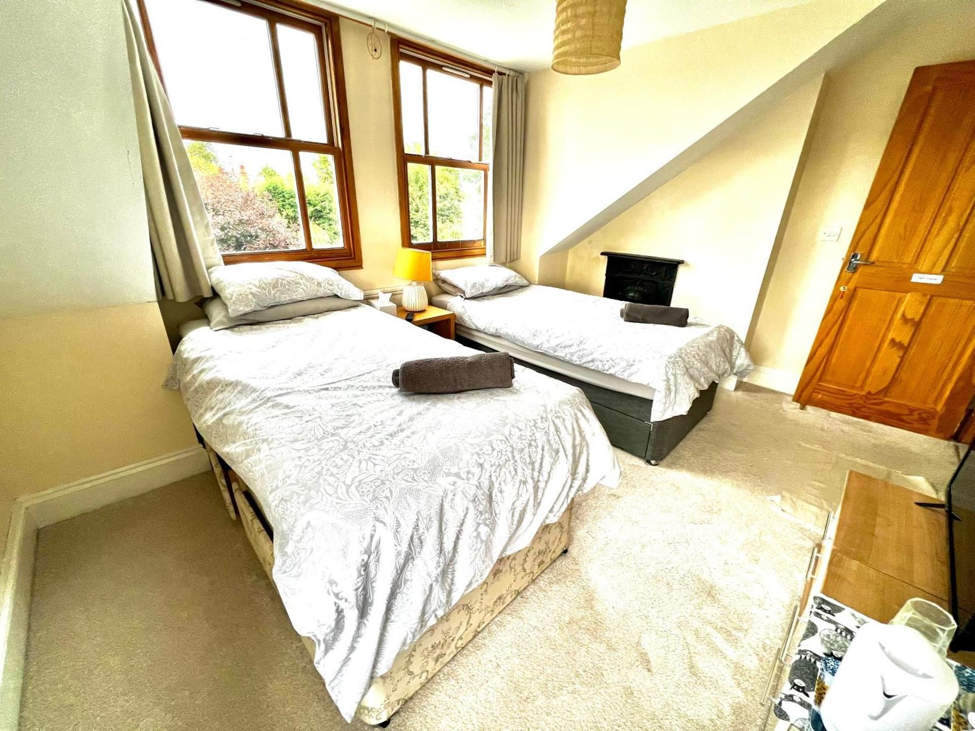  Twin Room with Private Bathroom