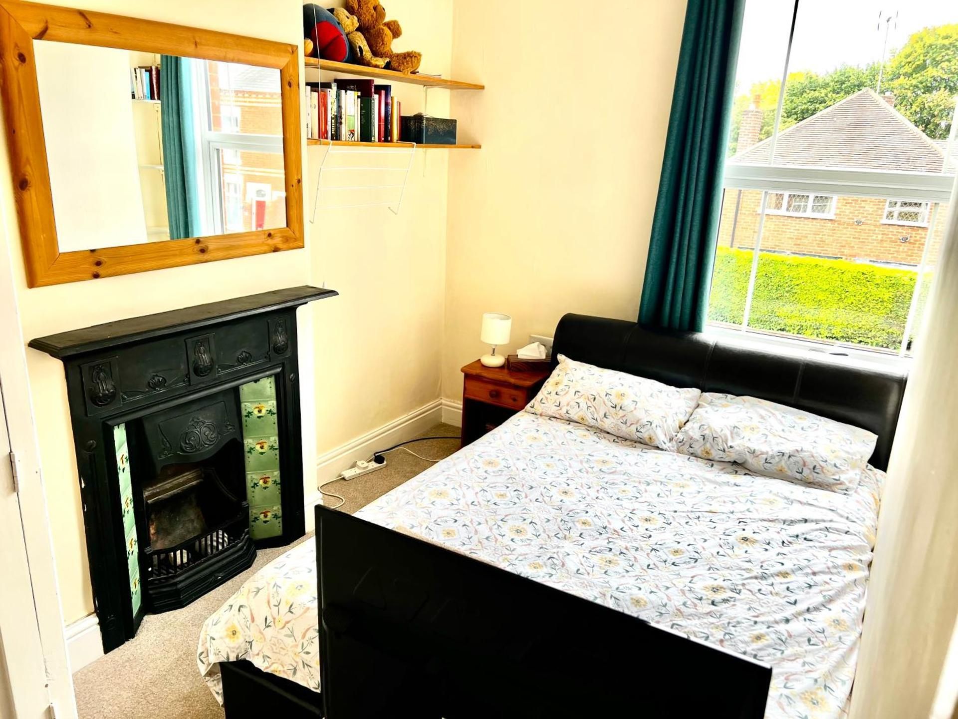 Double Room with Shared Bathroom