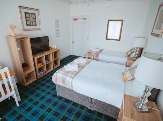 Deluxe Double Room (2 Adults + 1 Child)