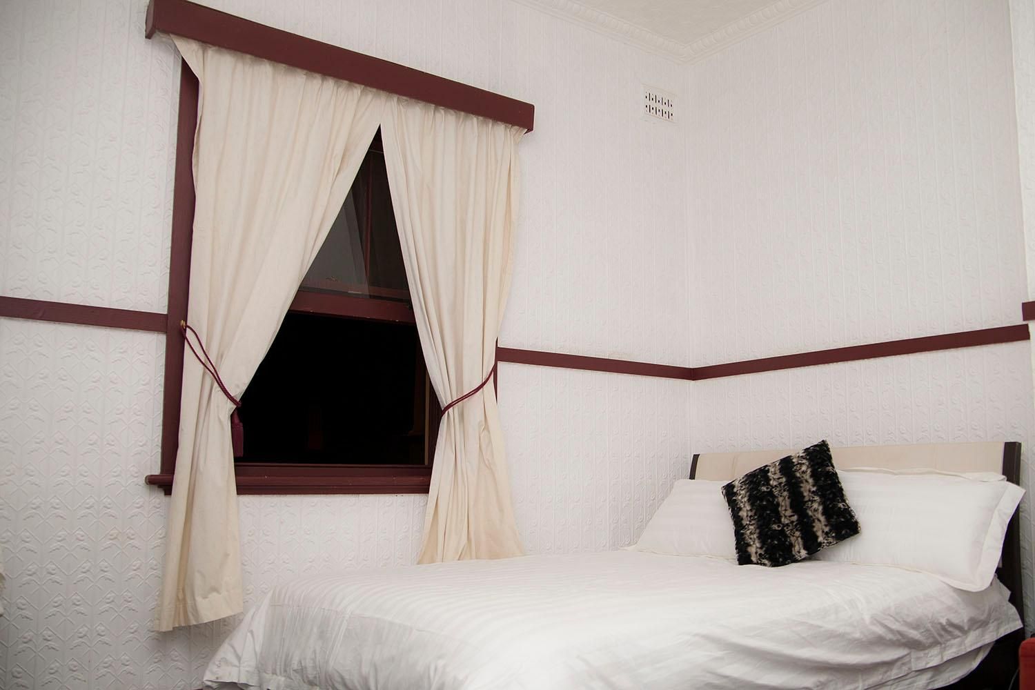 Family Room - Annex (2 Adults + 1 Child)
