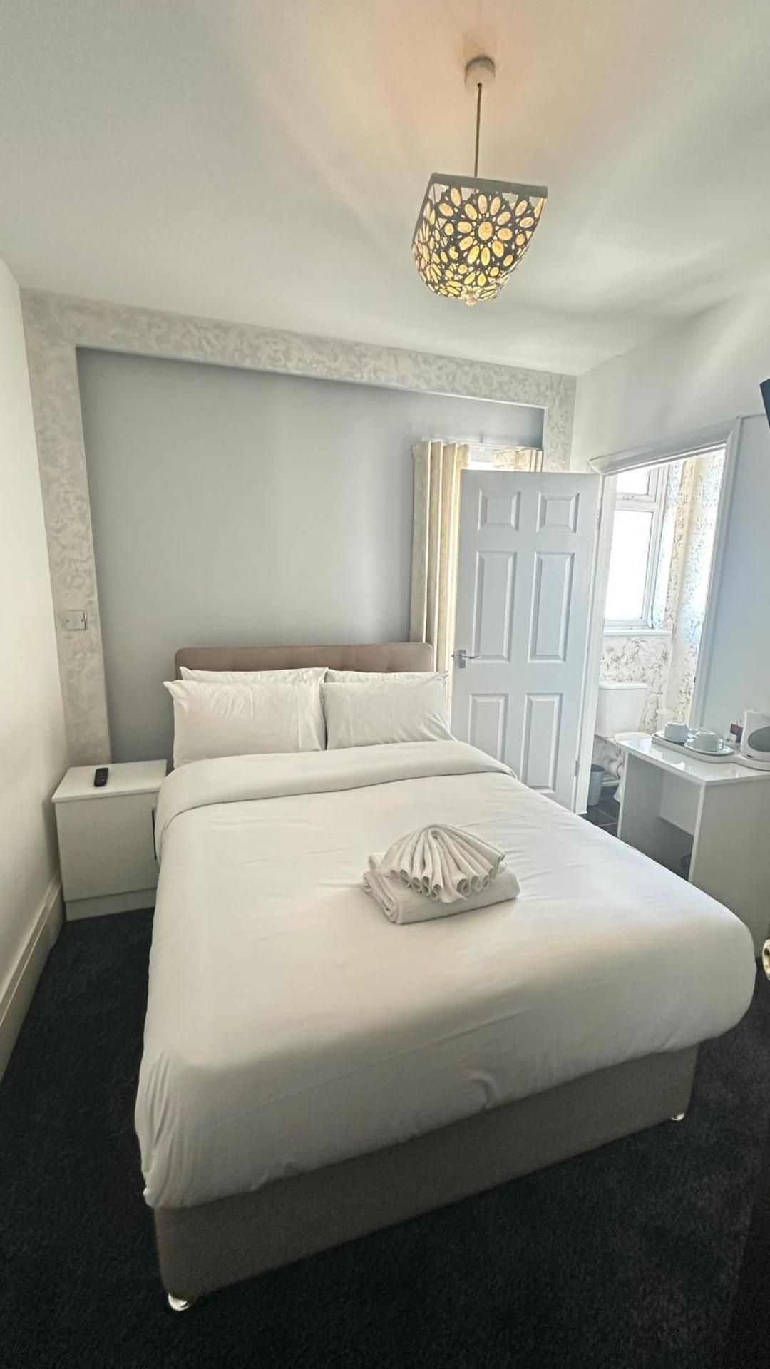 Deluxe Double Room with Shower