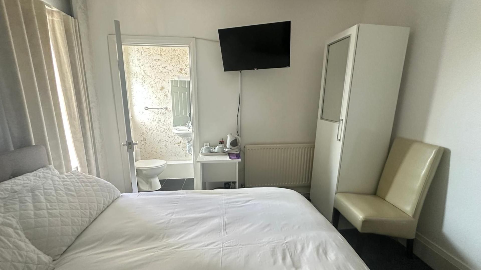 Deluxe Double Room with Shower