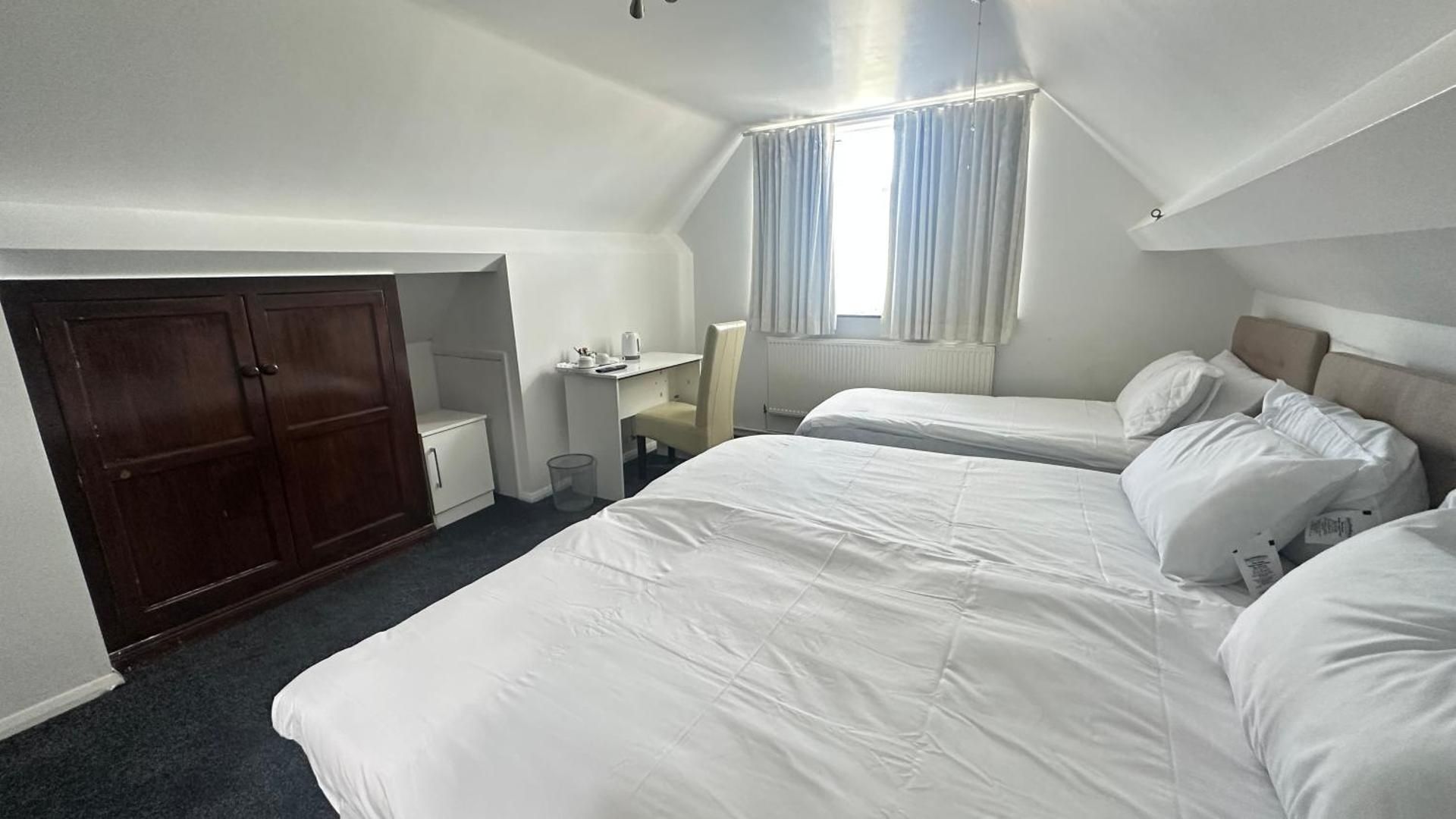 Comfort Triple Room with Shower