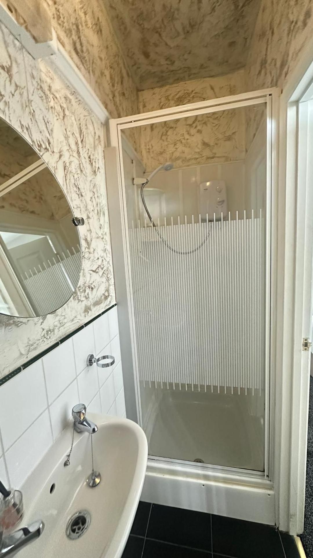 Basic Triple Room with Shared Bathroom