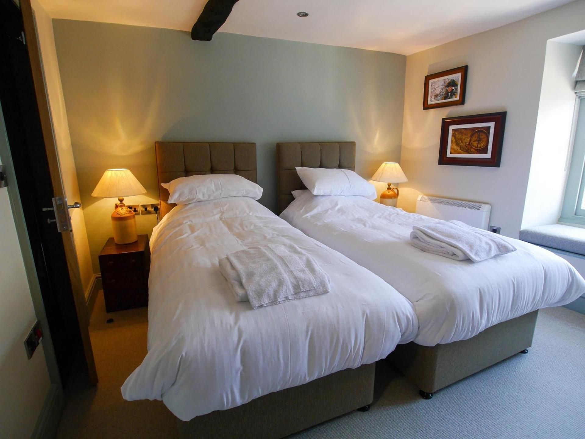 The Fox double room-superior-ensuite 2