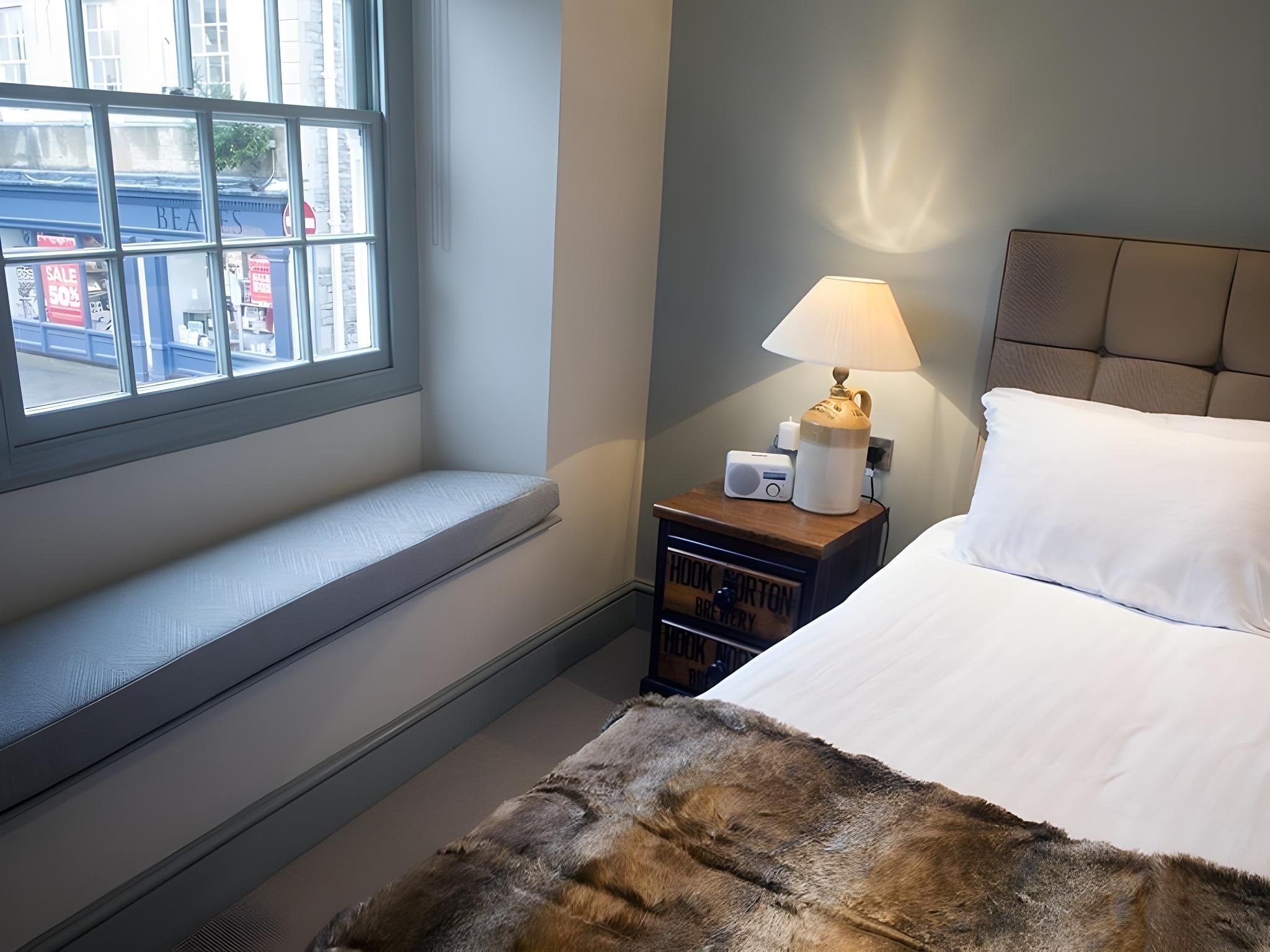 The Fox Double room-Deluxe-Ensuite 2