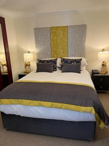 Deluxe King Room