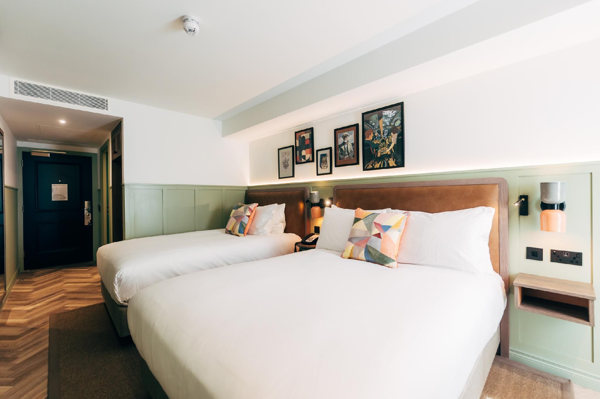 The Marcus Portrush, Tapestry Collection by Hilton Two Double Beds Superior Room 2