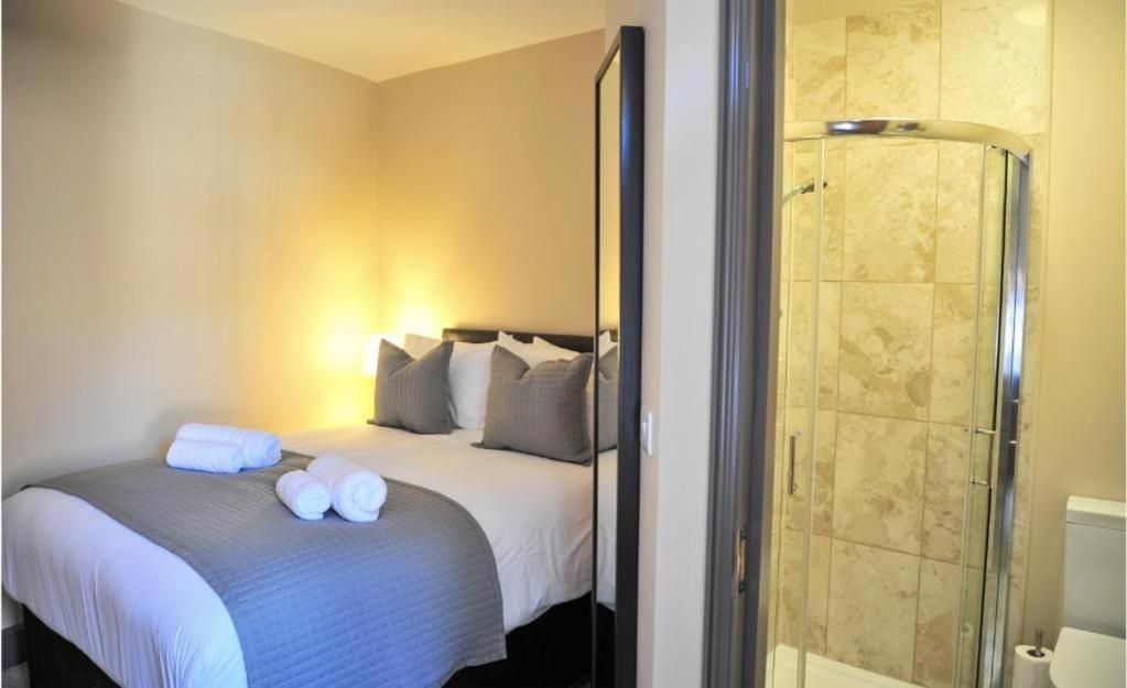 Double Room with Private Bathroom