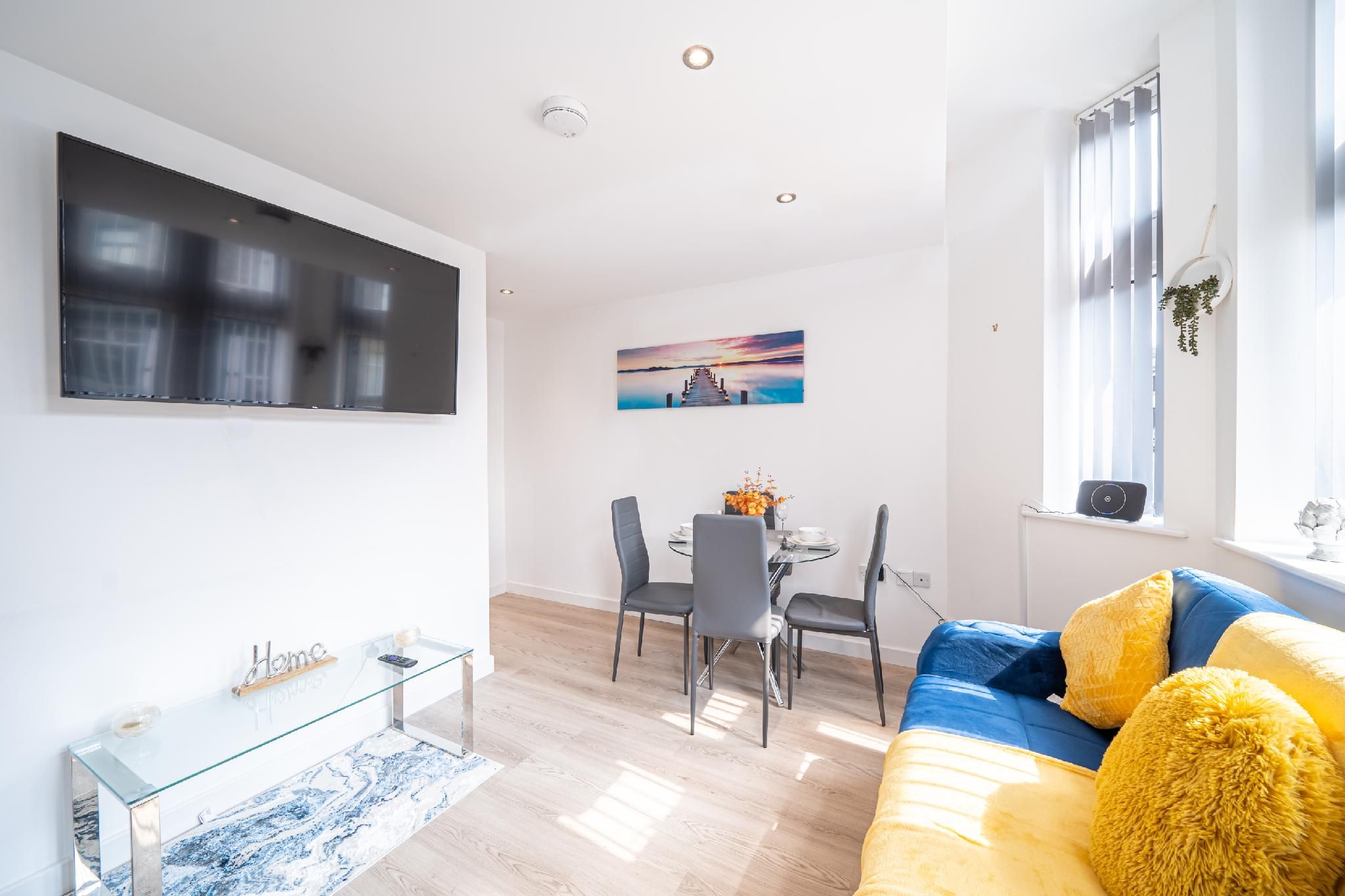 Apartment-Near Hollingworth Lake -Comfort-Private Bathroom-Street View