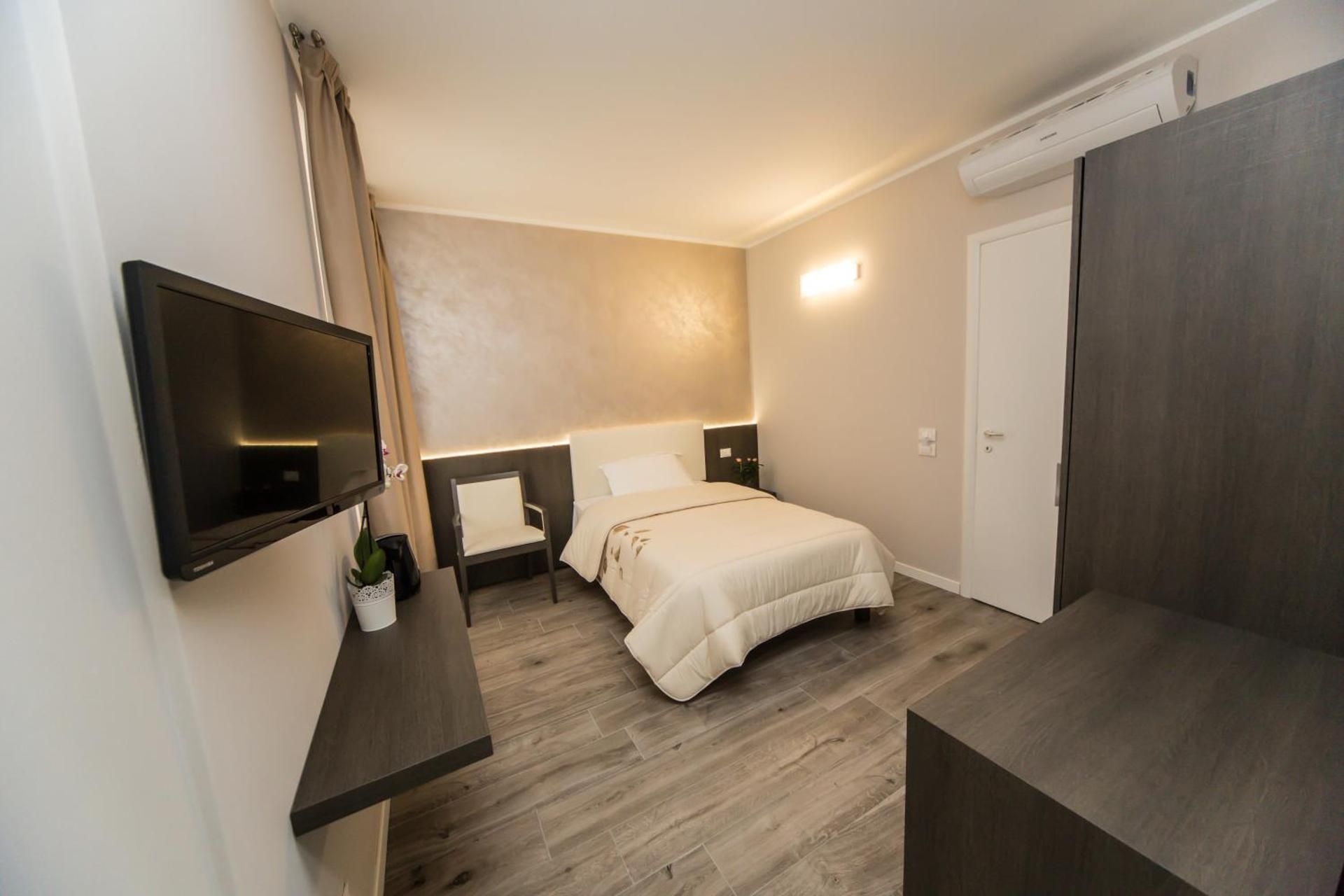 Single Room With Private Bathroom