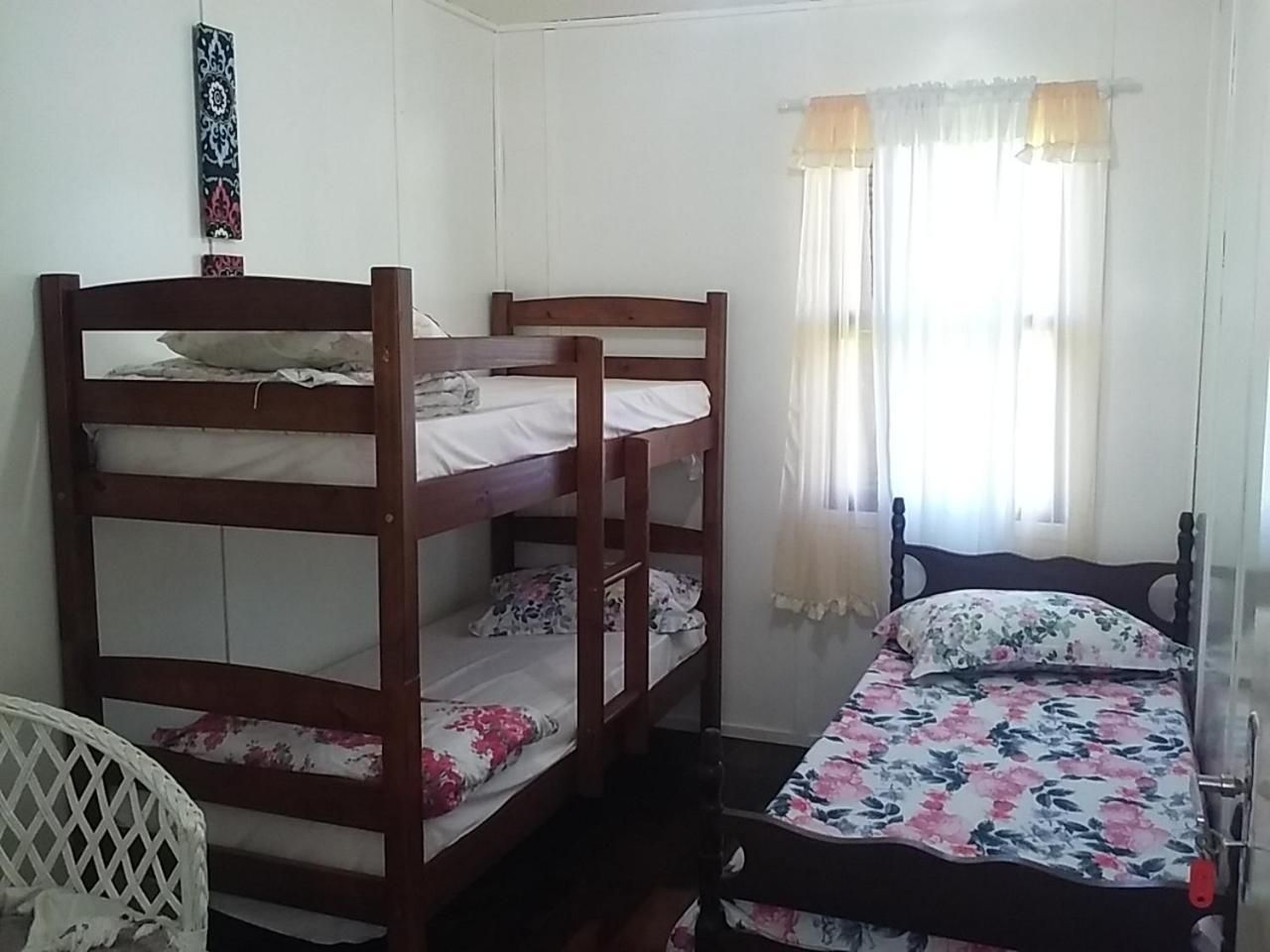 Basic Triple Room with Shared Bathroom