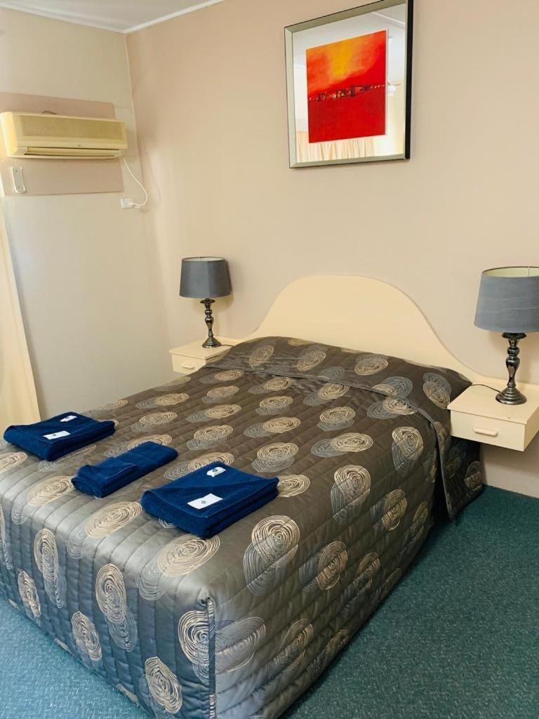 Standard Queen Room