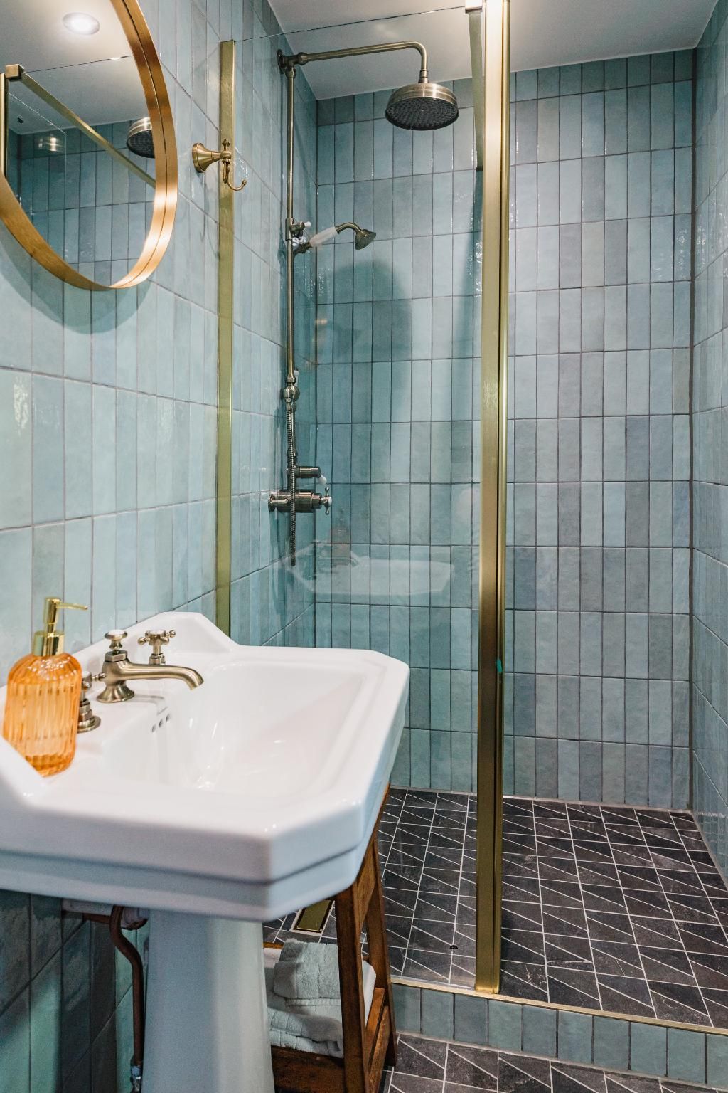 Coorie Inn Restaurant and Rooms Deluxe-Superking or-Twin room-Ensuite 3