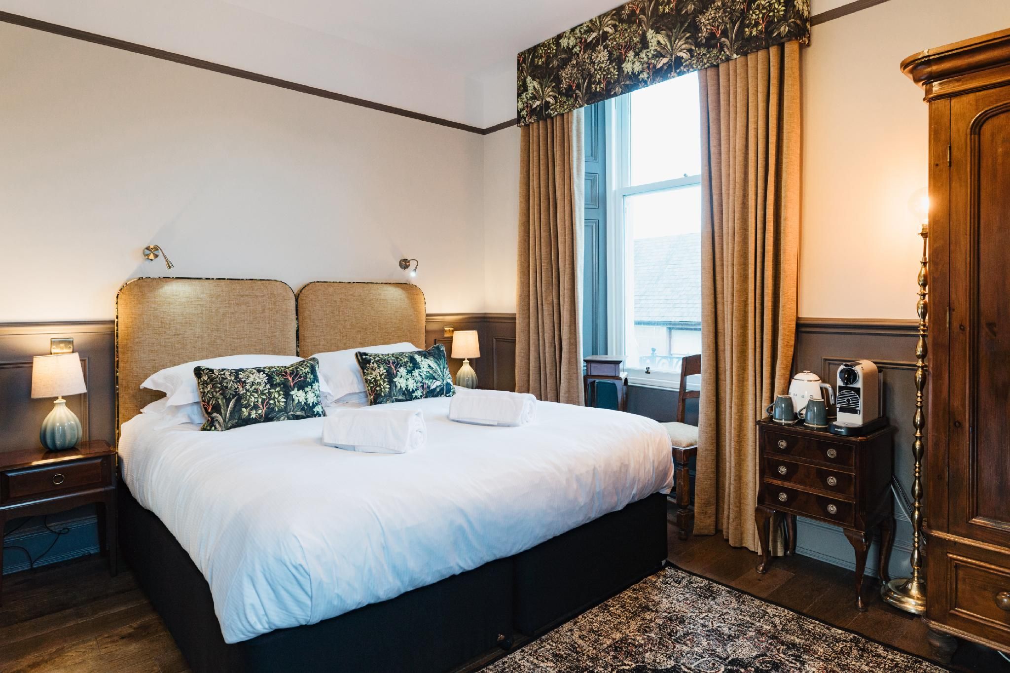 Standard-Superking or-Twin room-Ensuite