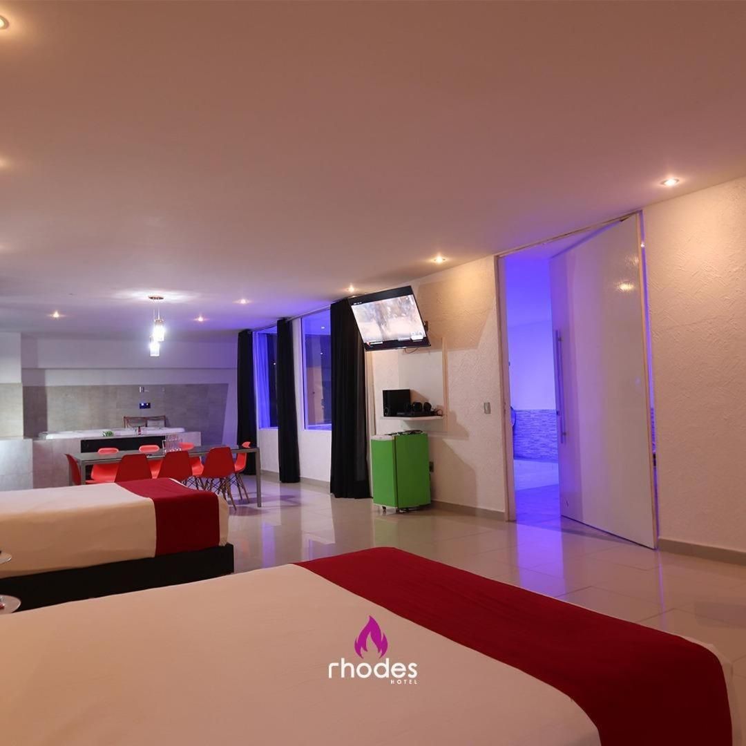 Deluxe Queen Suite