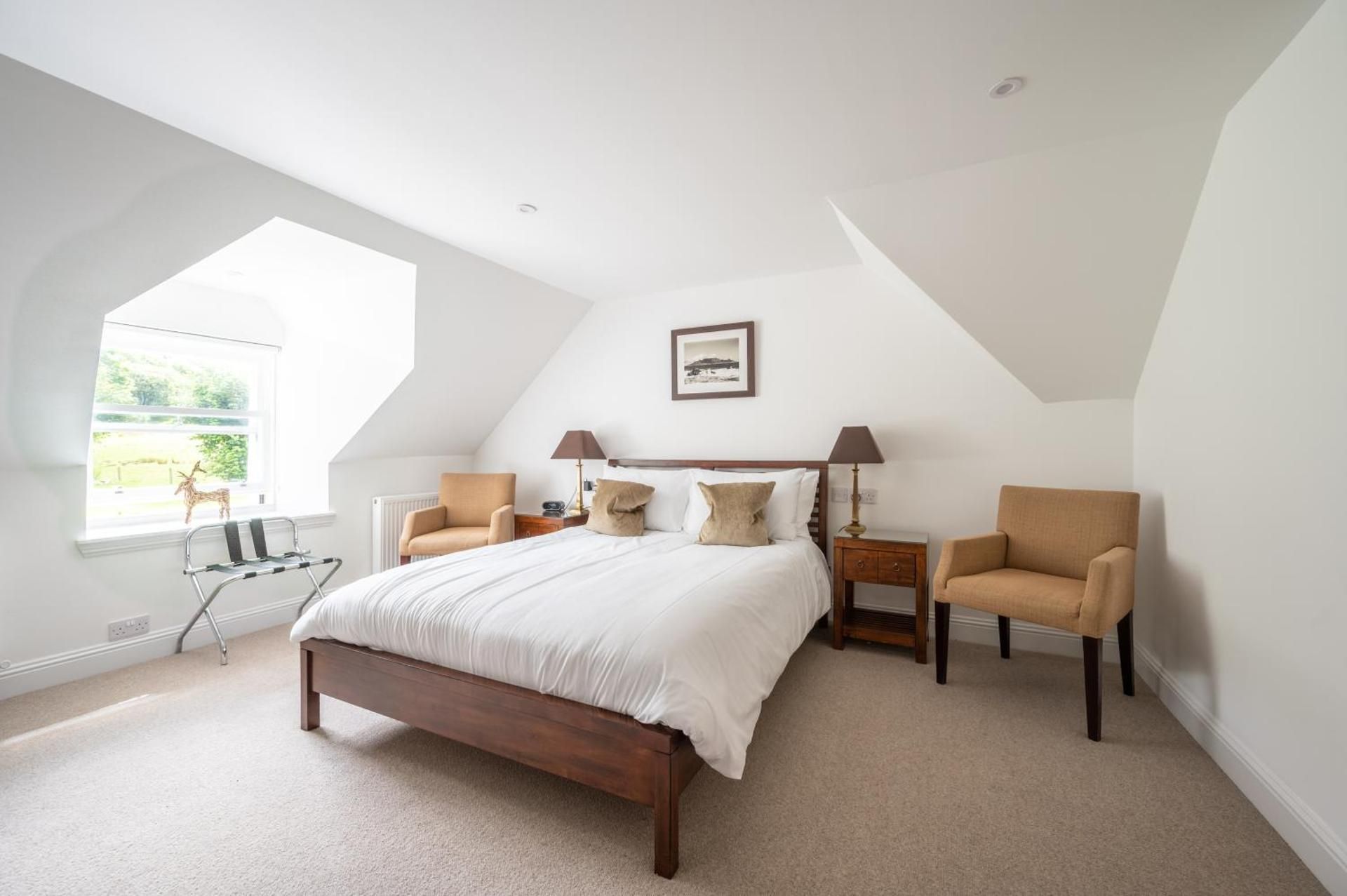 Ardeonaig Hotel & Restaurant Deluxe King Room, Guest room, 1 King 2