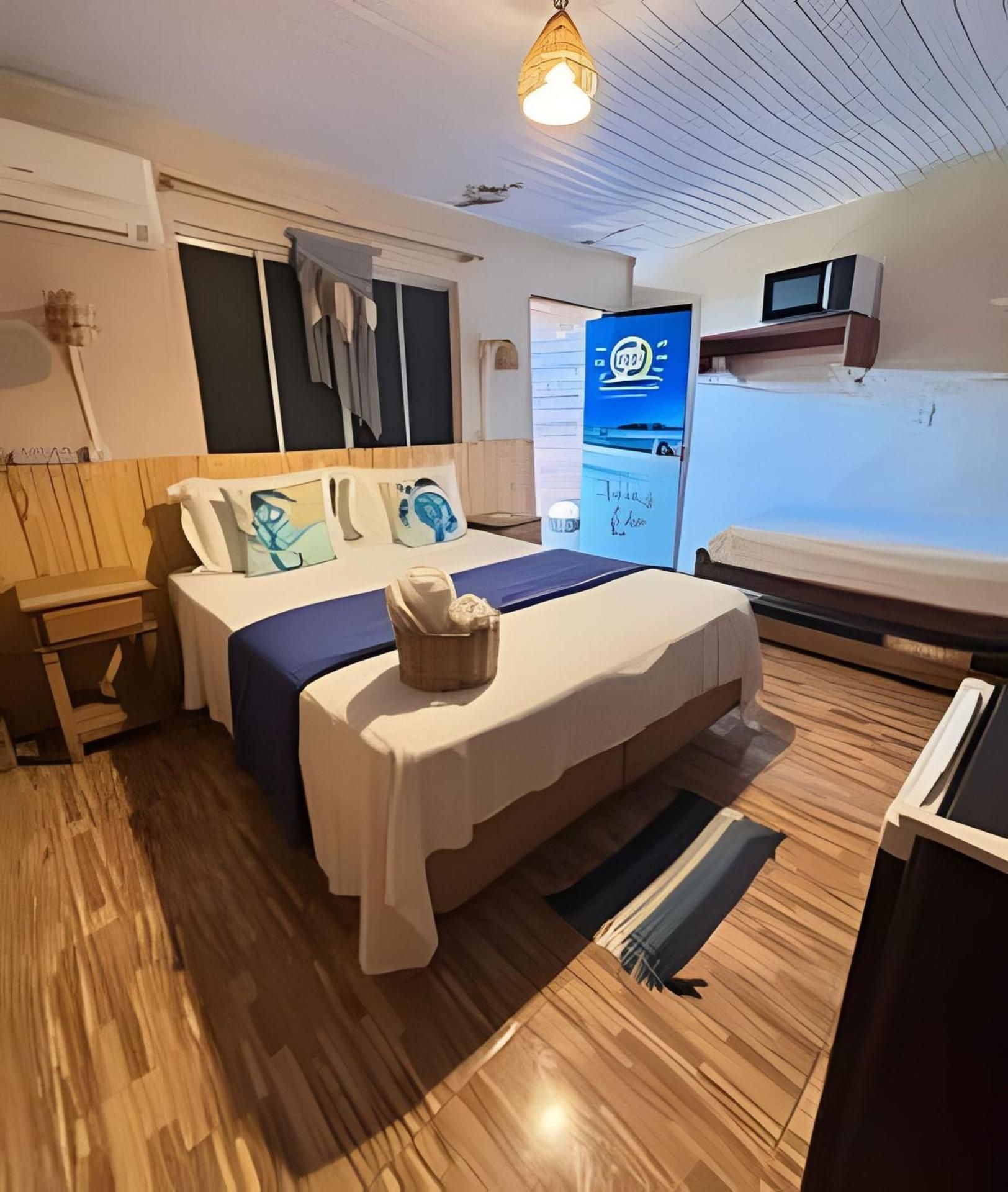 Deluxe Queen Suite