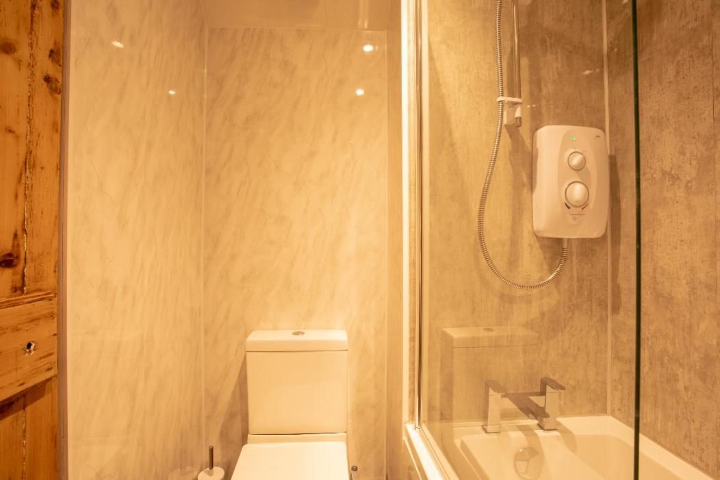 Twin Room with Bathroom