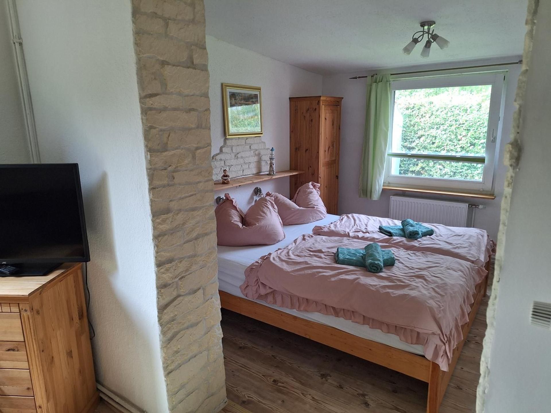 Deluxe Room (2 Adults + 1 Child)