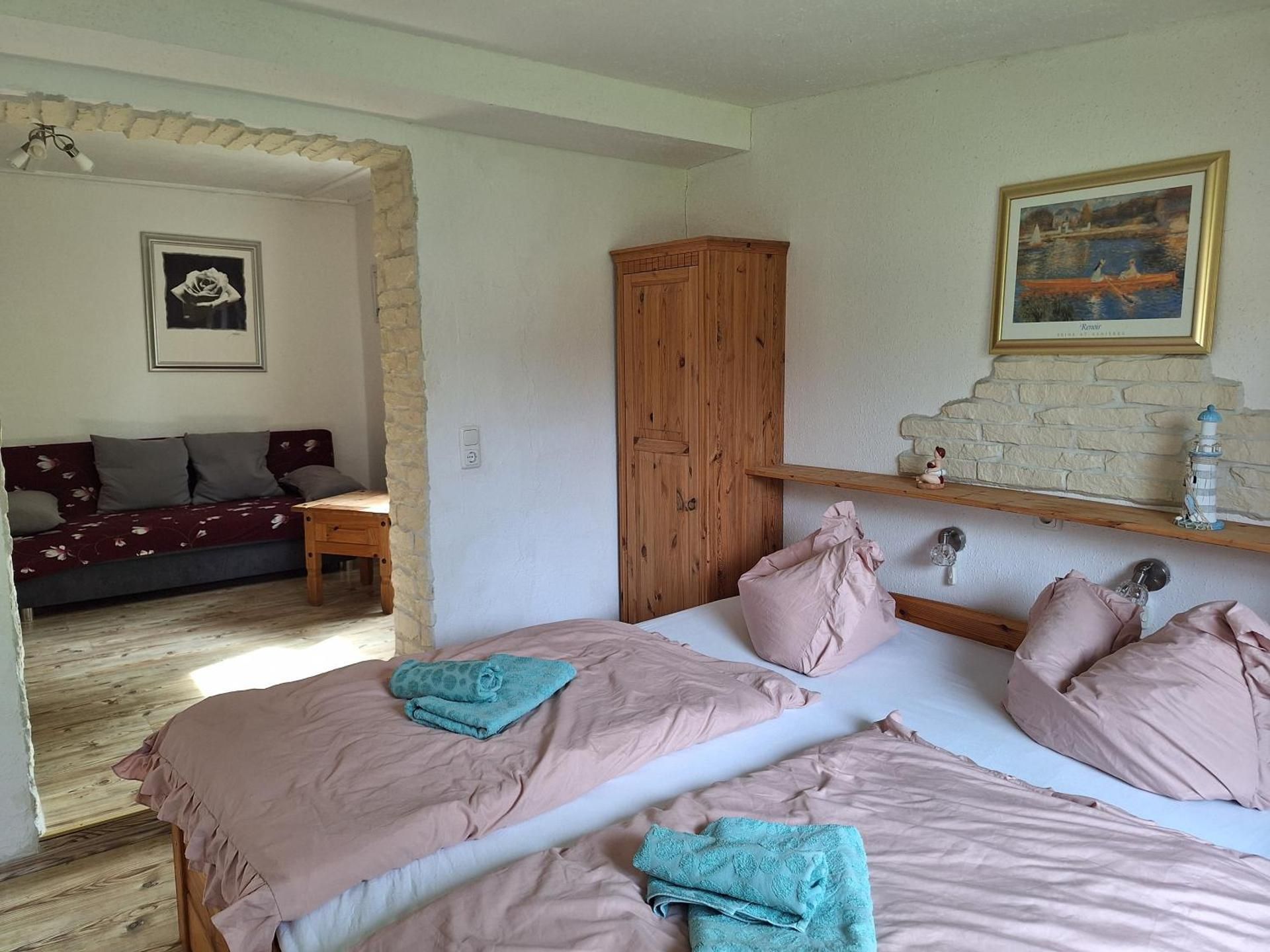 Deluxe Room (2 Adults + 1 Child)