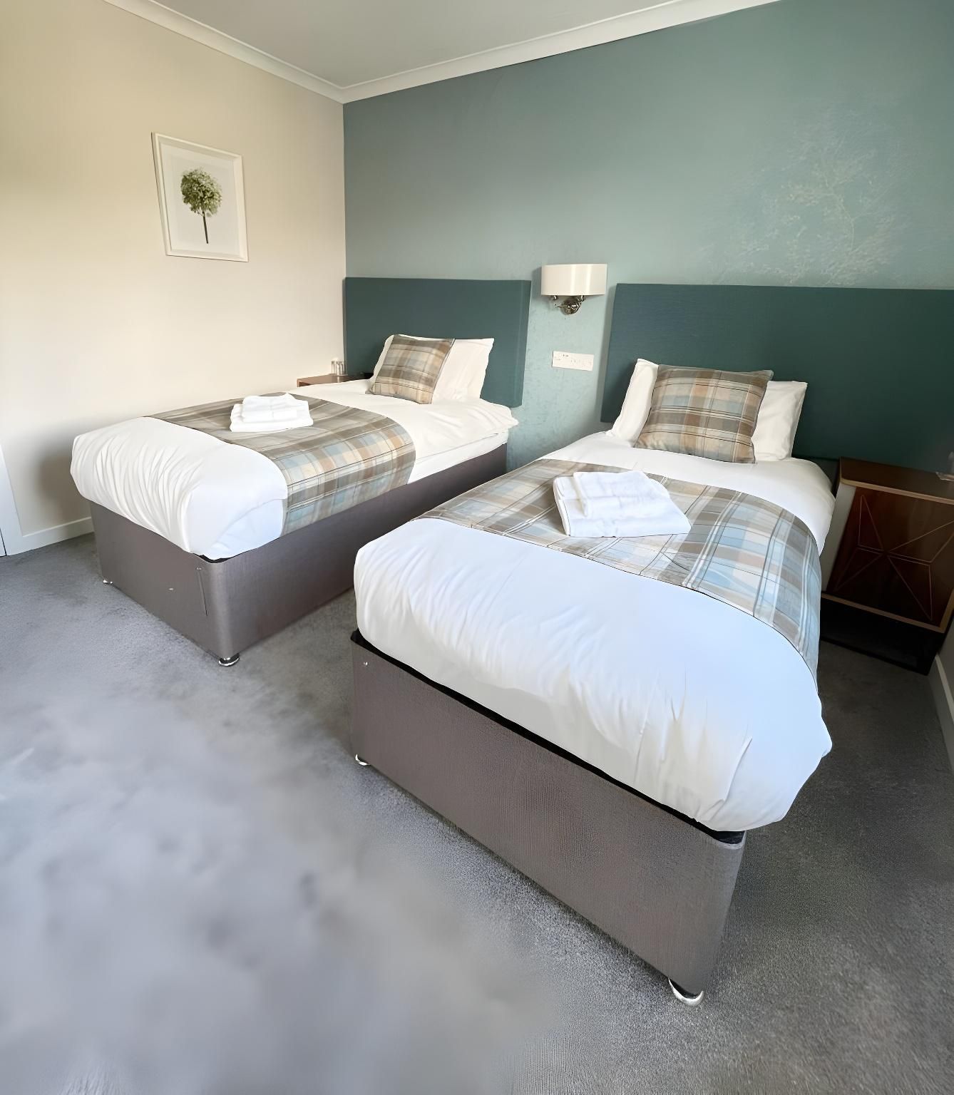 The Abbotsford Standard-Twin room-Ensuite