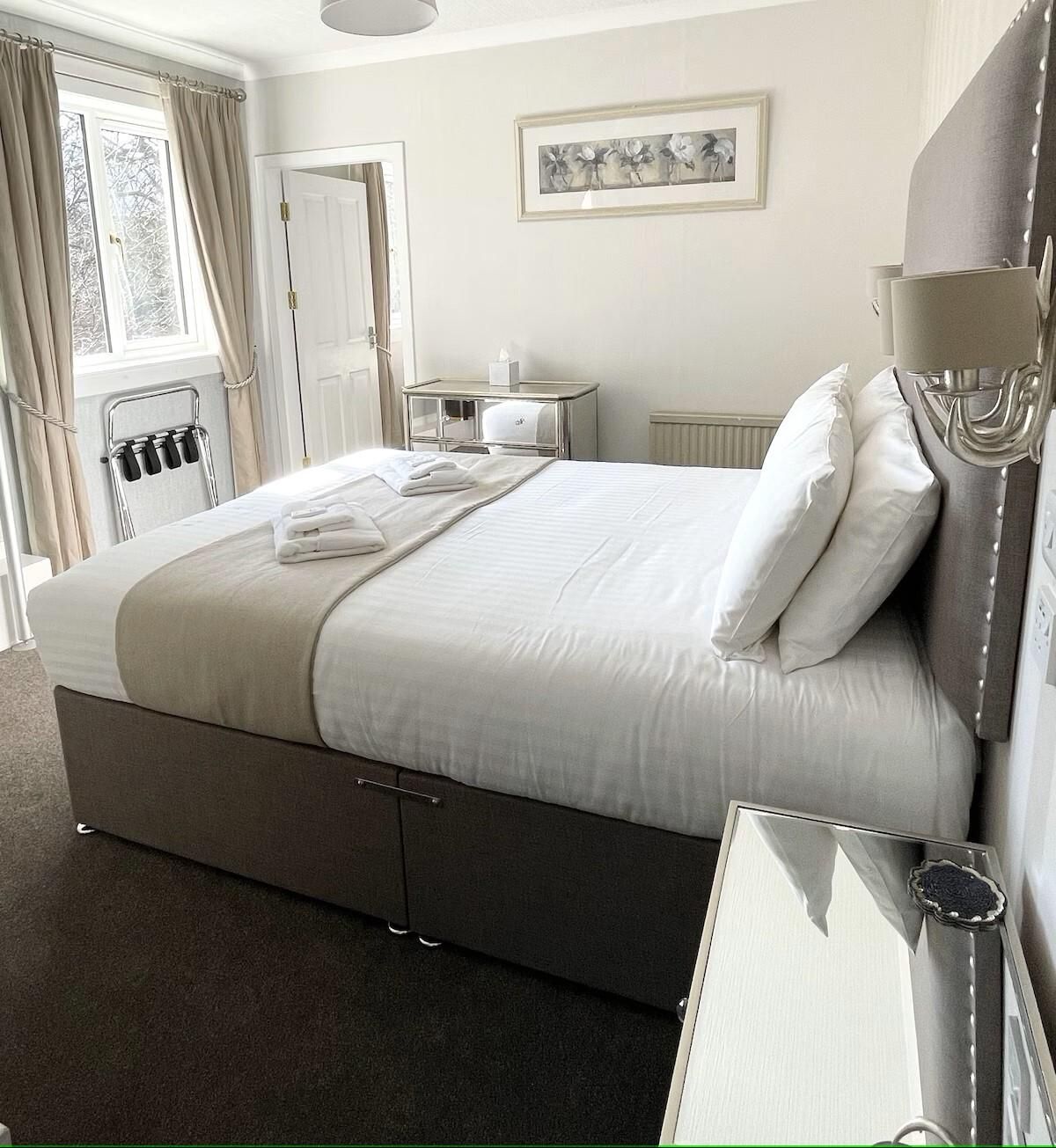 Standard-Family room-Ensuite with Bath