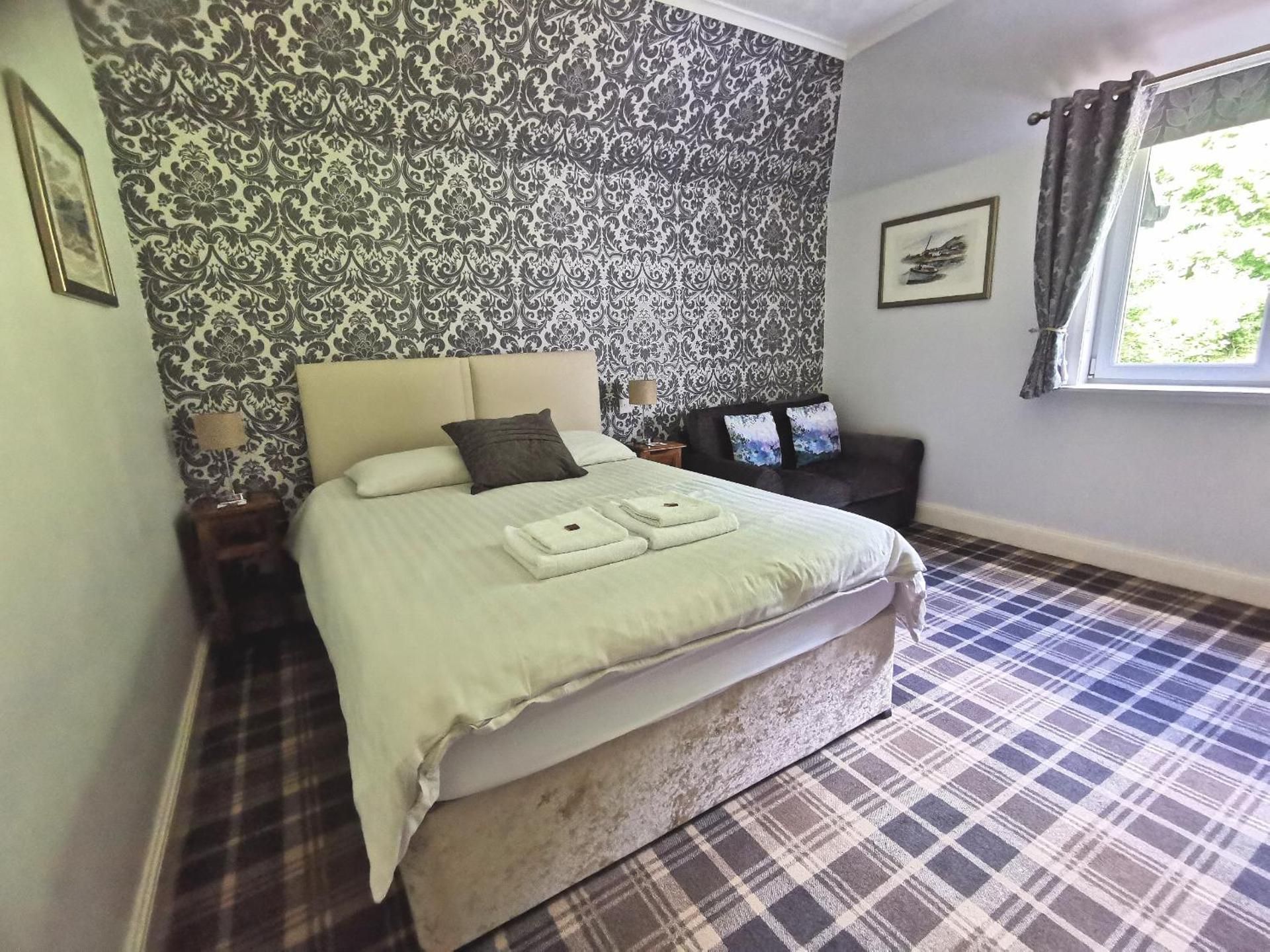 The Knowe Guest House Deluxe Double Room