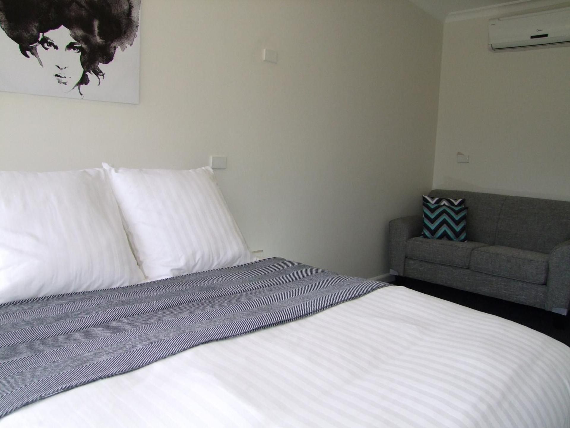 Deluxe Queen Room