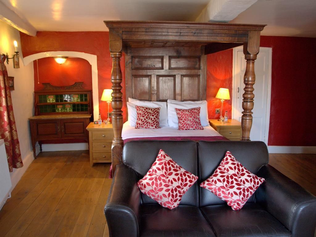 Double room-Superior-Ensuite-With Four Poster Bed