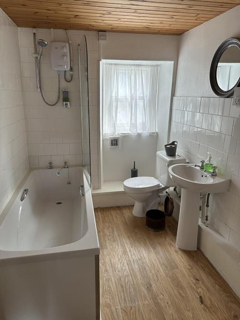 The Pier Twin Room with Private Bathroom