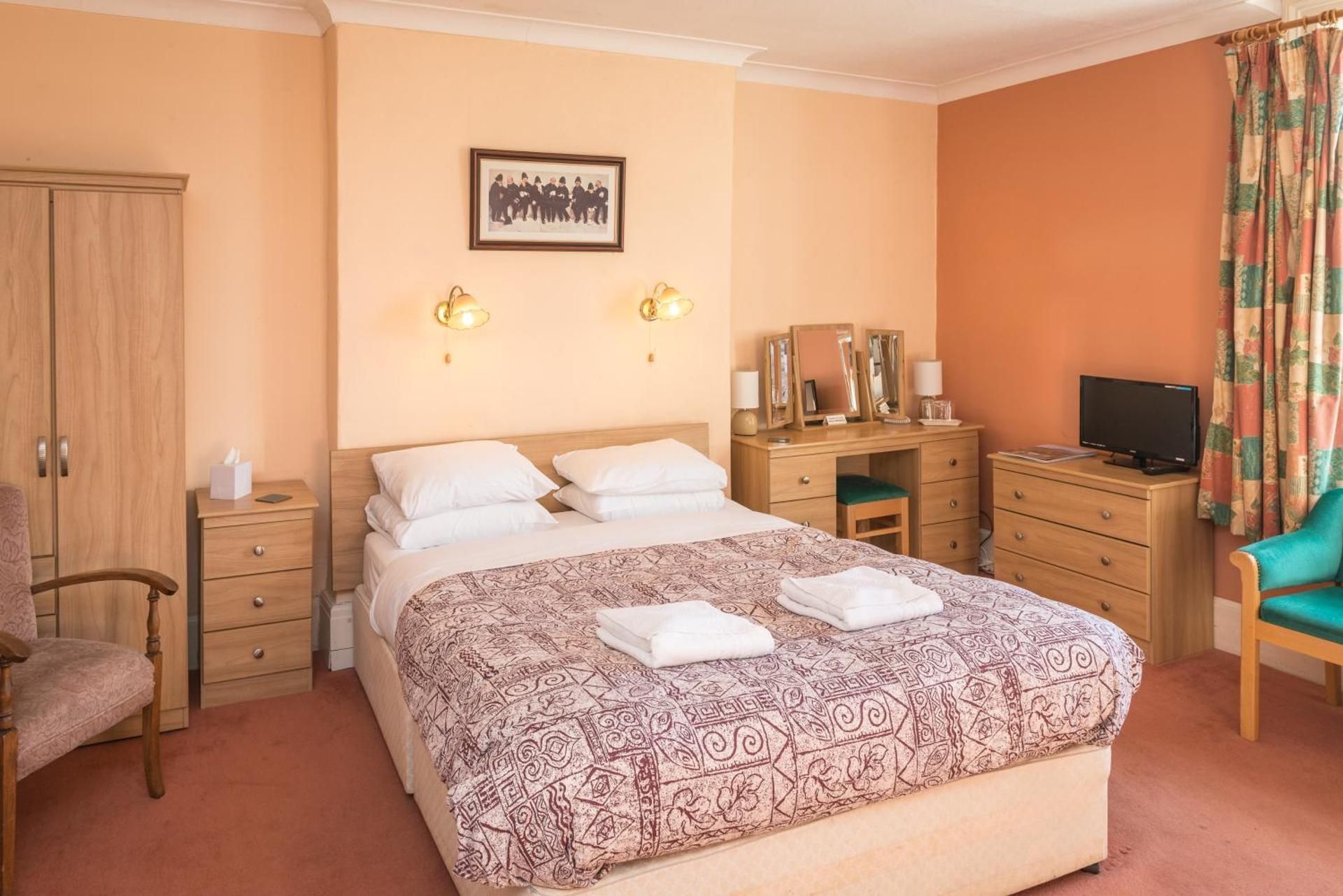 The Cumberland Inn Family Room with Mountain View