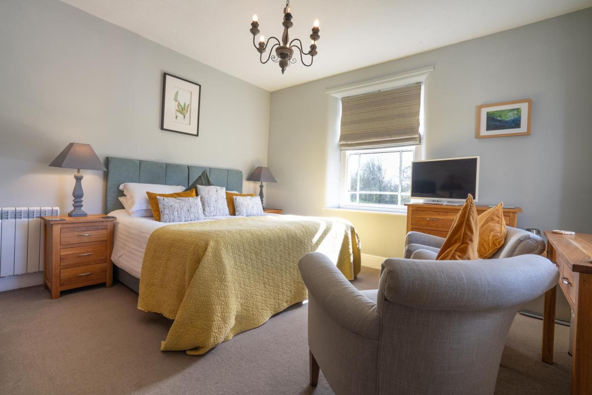 Double or Twin room with Ensuite Bathroom