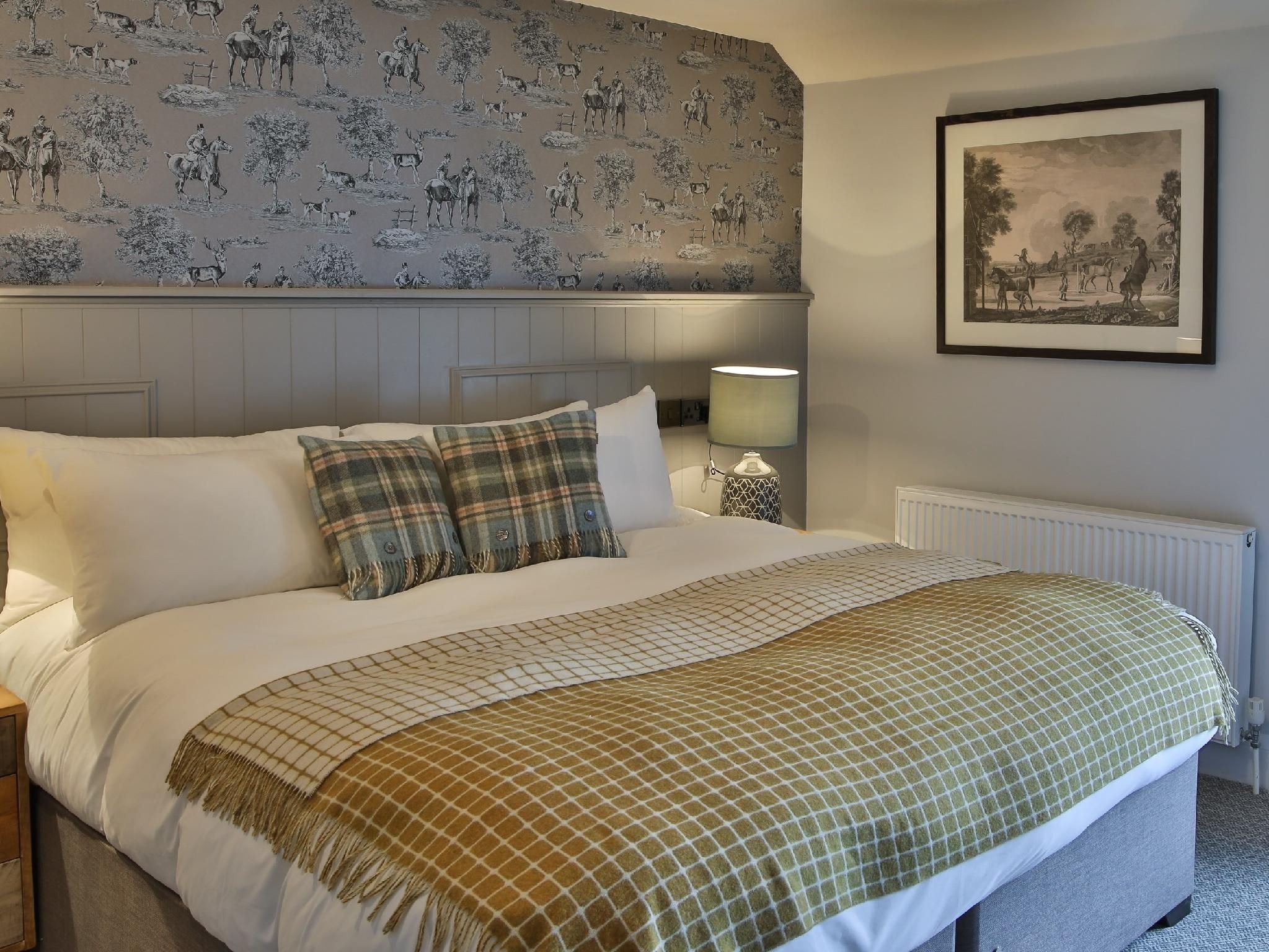 King-Superior-Ensuite with Shower