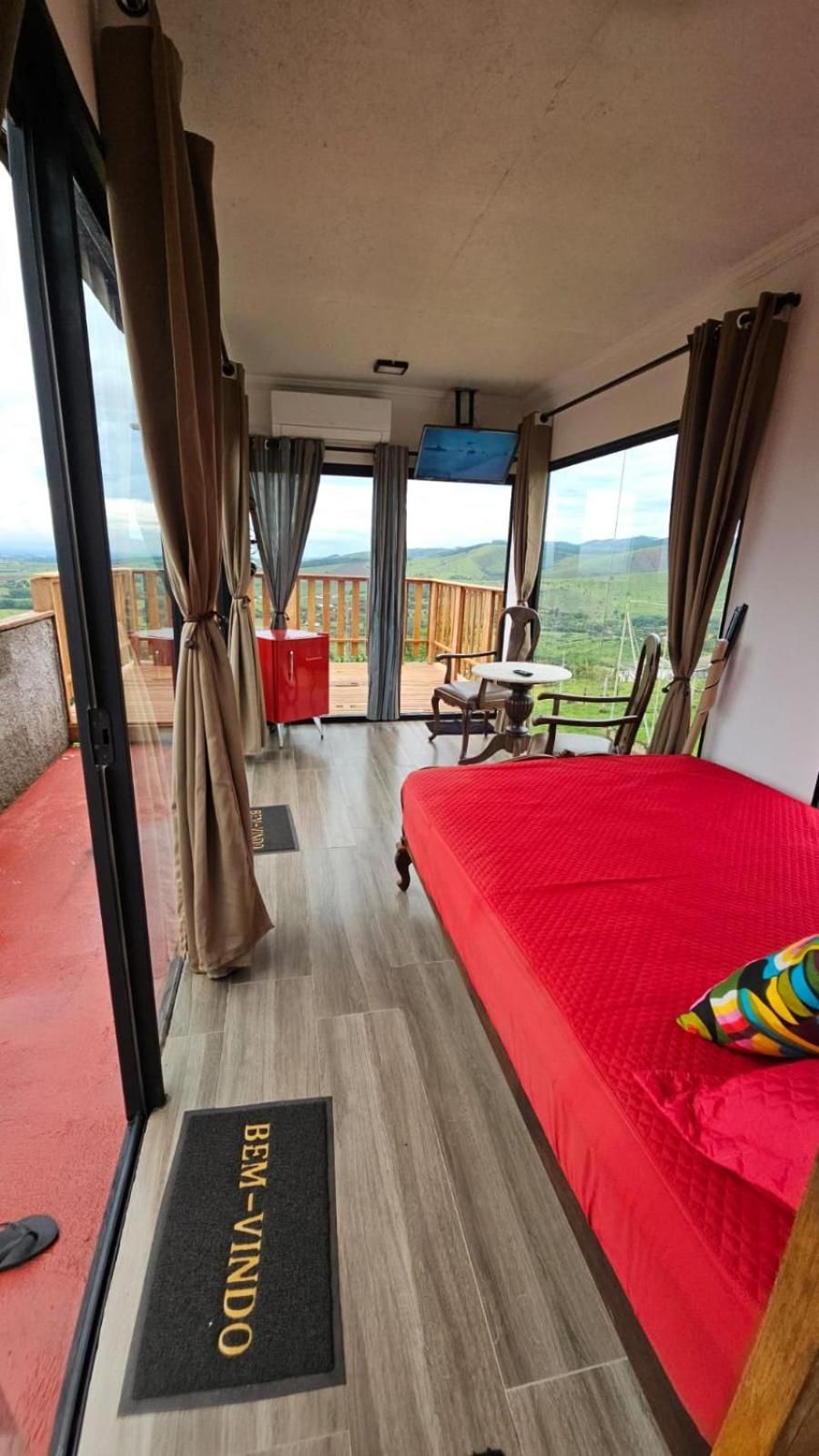 Suite with Mountain View